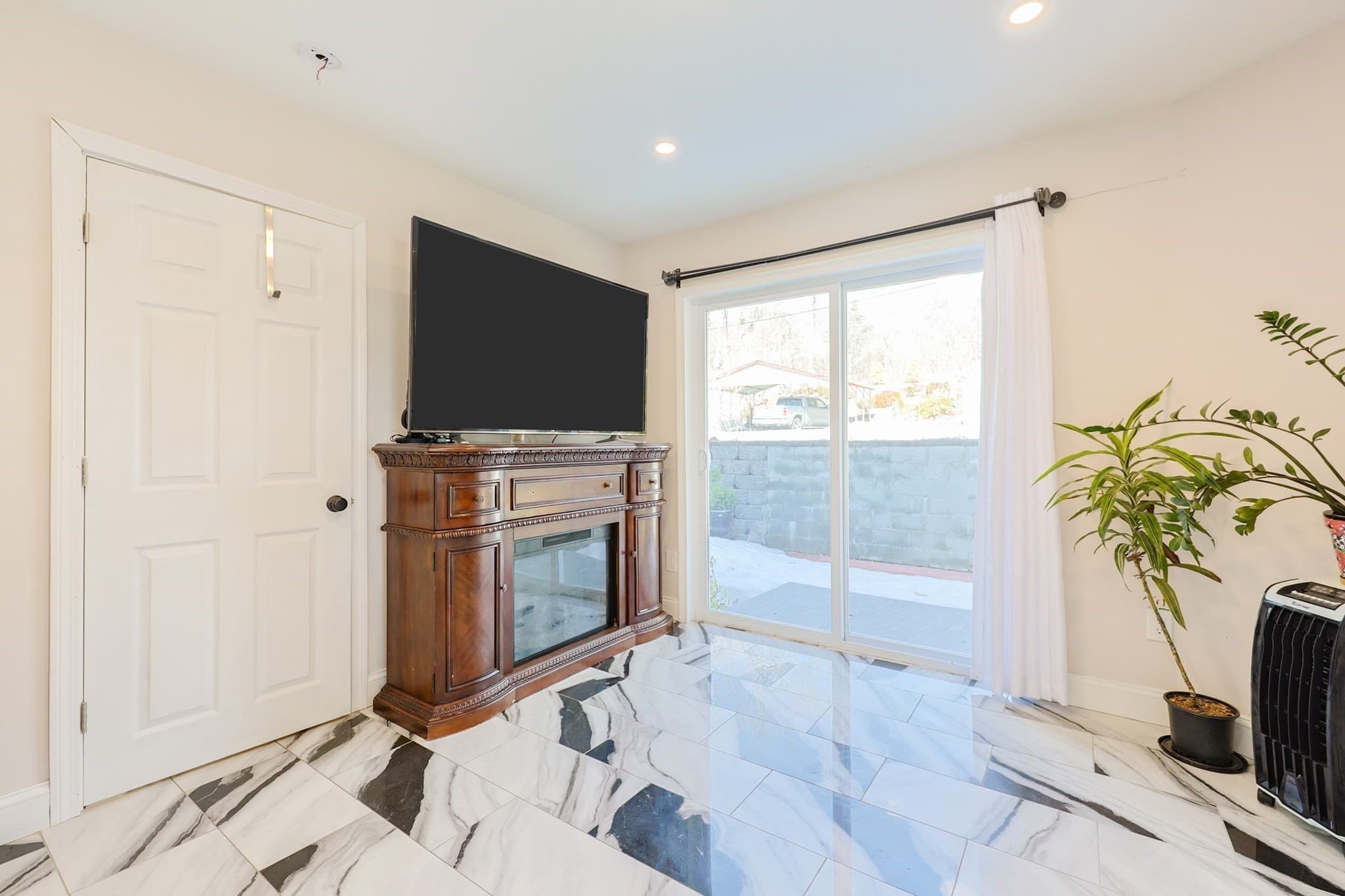 Single Family Residence at 207 White Pond Road, Lancaster MA 01523, Lancaster, photo 16 of 38