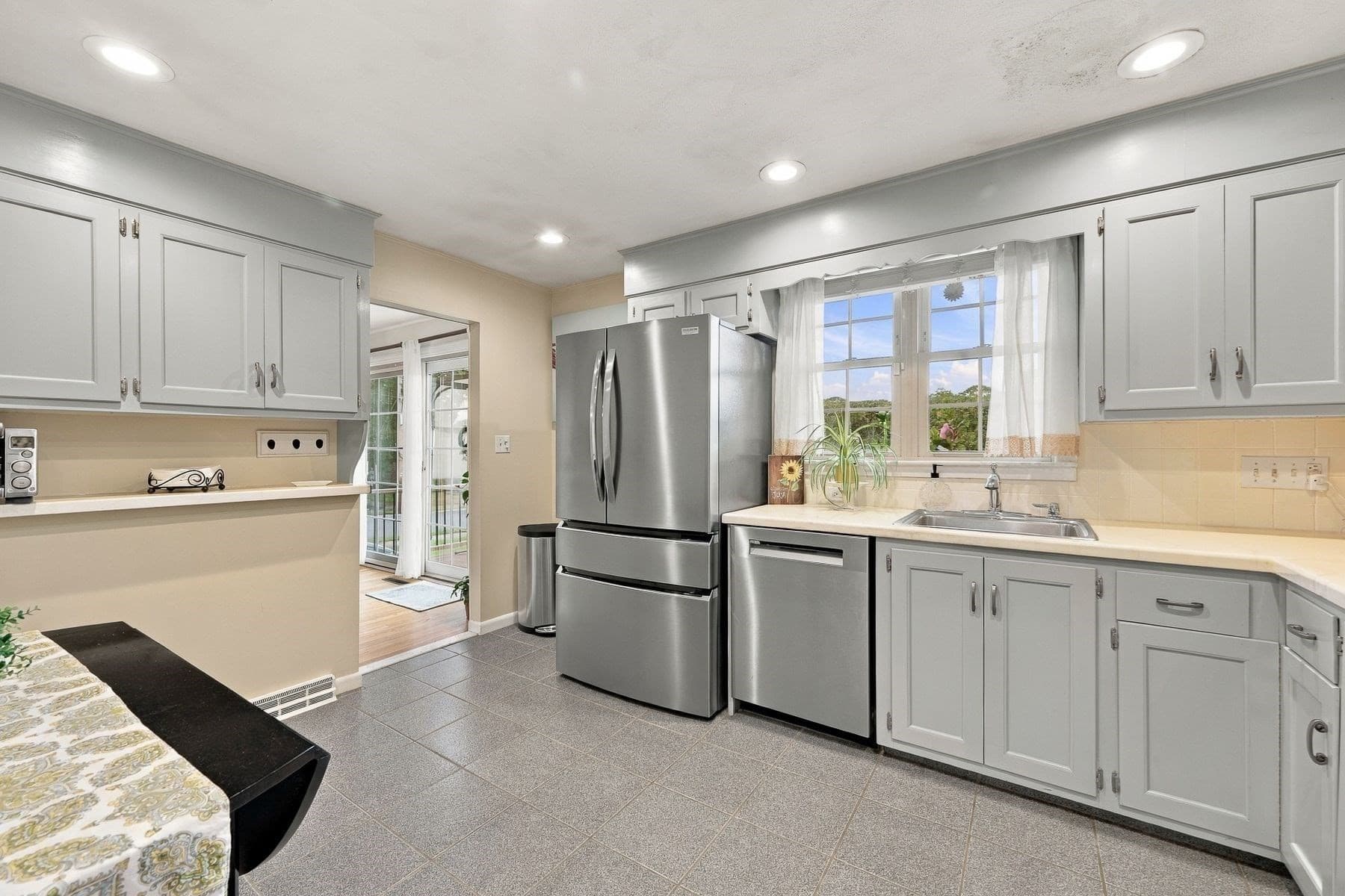 Single Family Residence at 709 Humphrey St, Swampscott MA 01907, Swampscott, photo 13 of 34
