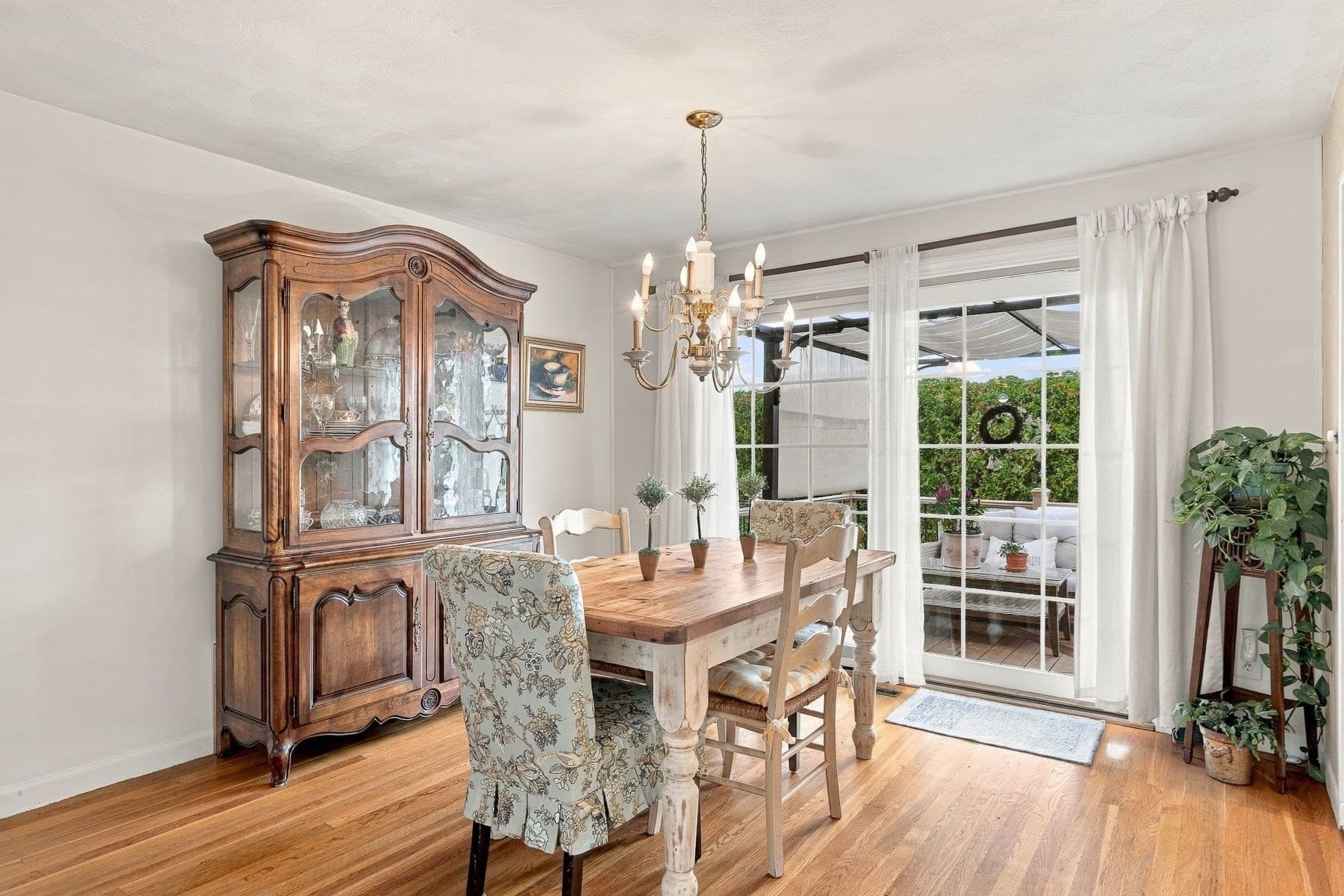 Single Family Residence at 709 Humphrey St, Swampscott MA 01907, Swampscott, photo 7 of 34