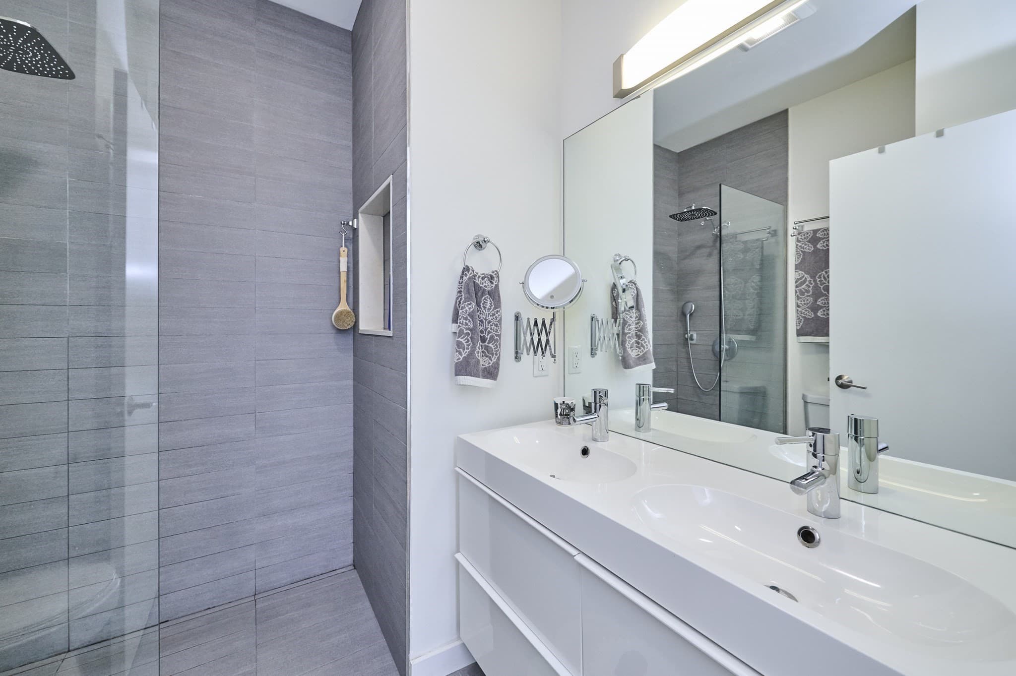 Single Family Residence at 66 Catherine St # 66, Boston MA 02131, Boston, photo 24 of 38