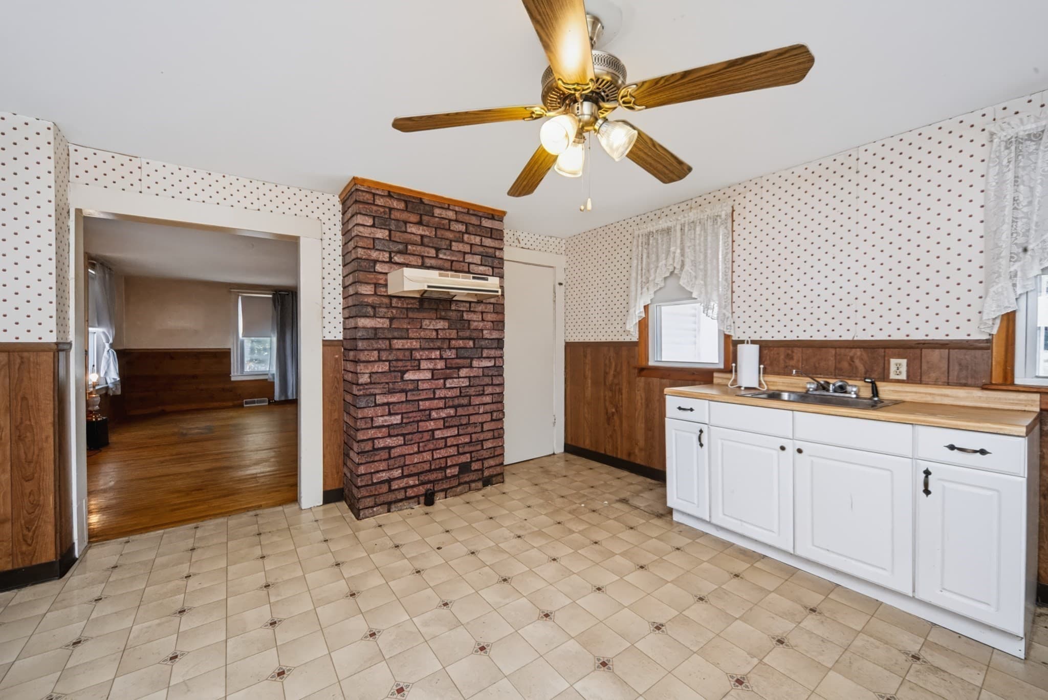 Single Family Residence at 22 Chace St, Clinton MA 01510, Clinton, photo 7 of 40