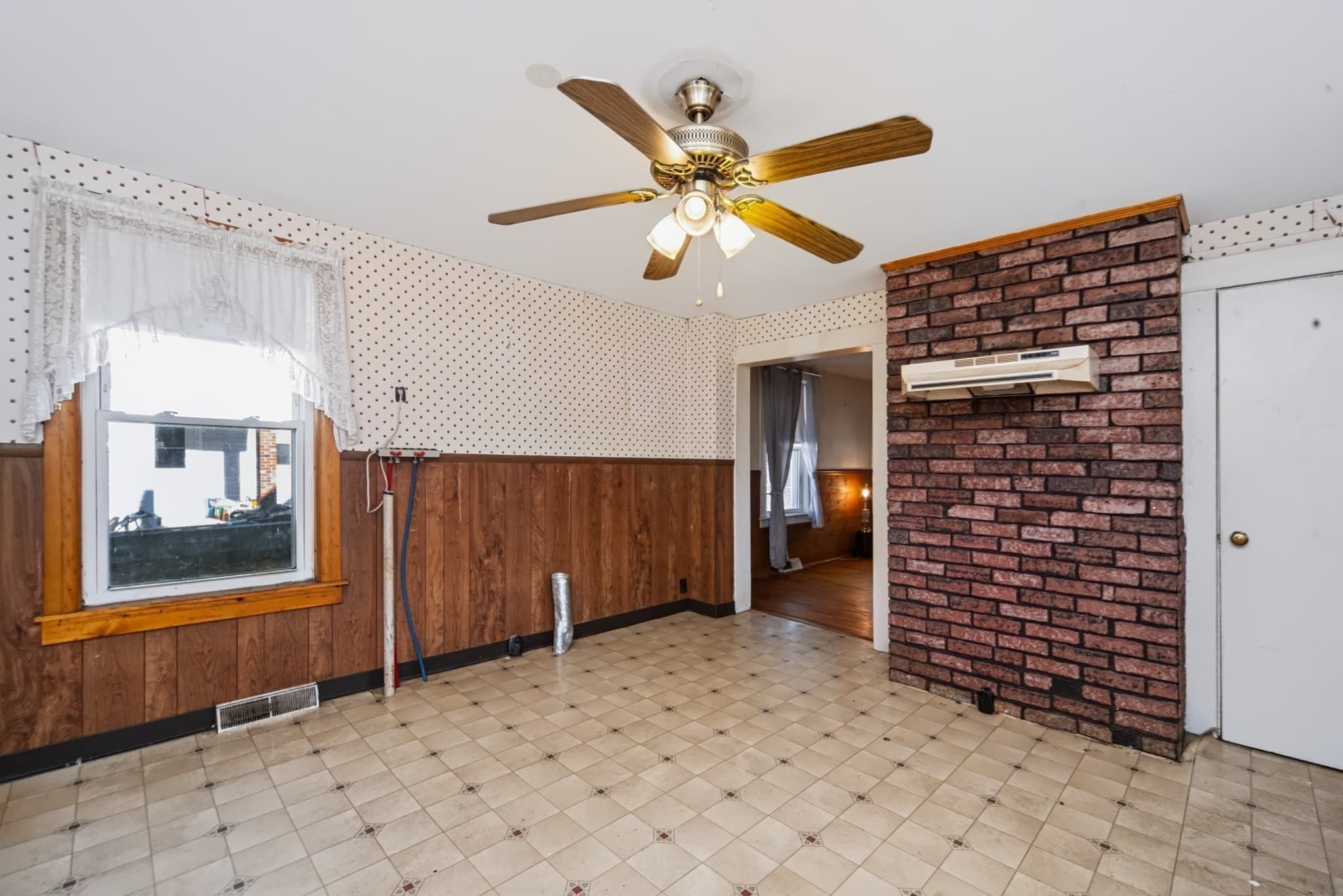 Single Family Residence at 22 Chace St, Clinton MA 01510, Clinton, photo 9 of 40