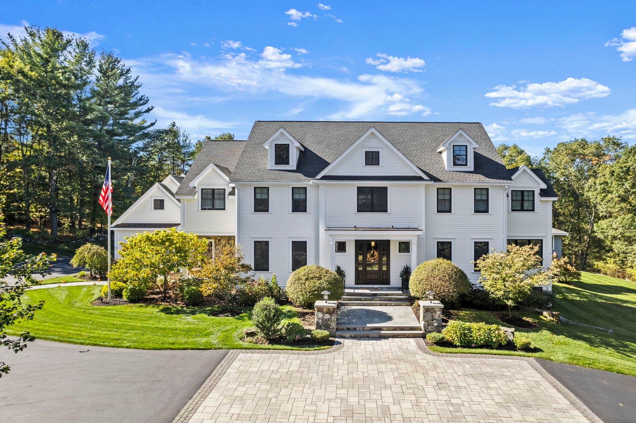 64 Main St, Westford MA 01886