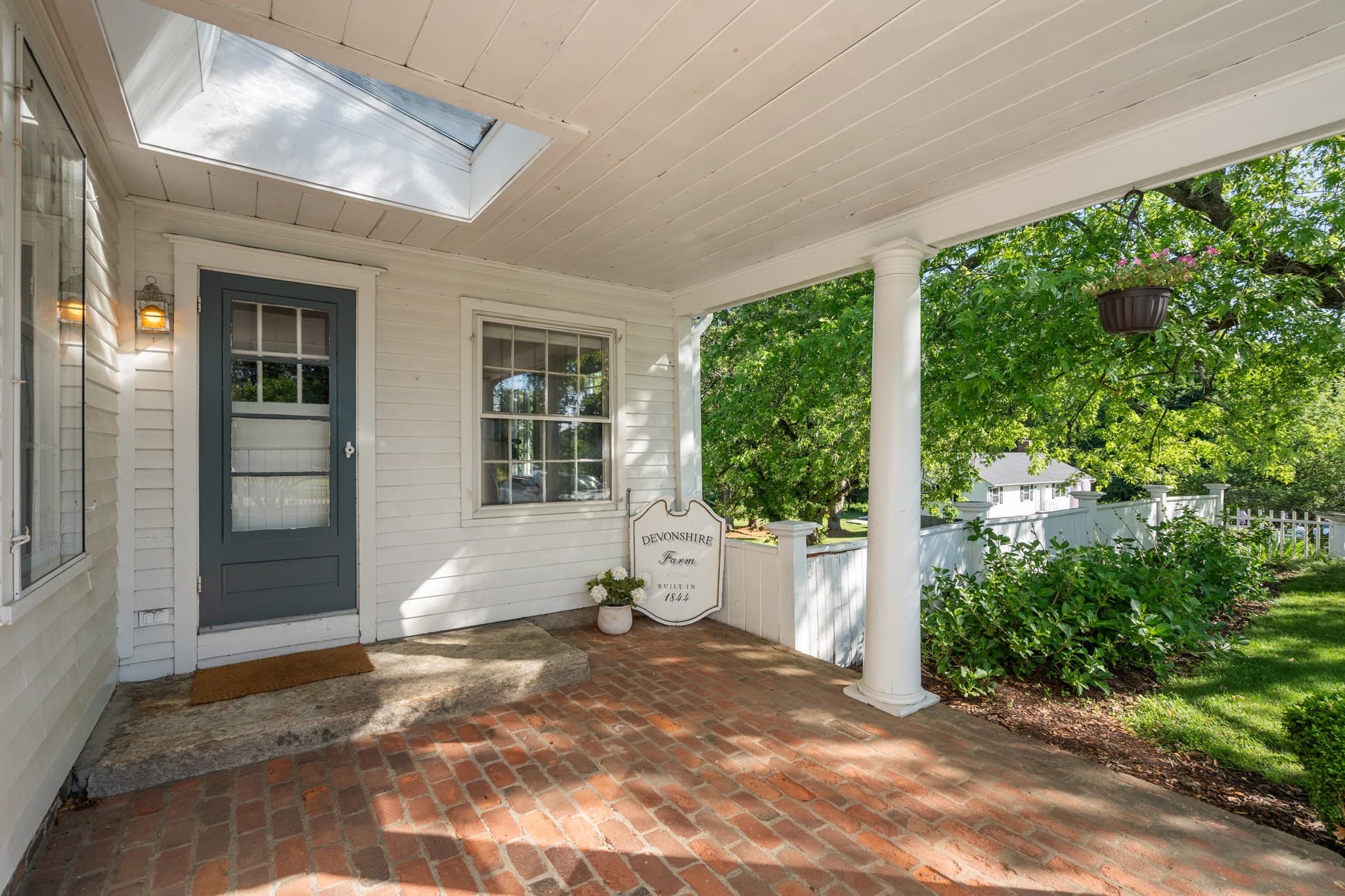 Single Family Residence at 339 Boston Rd, Sutton MA 01590, Sutton, photo 3 of 42