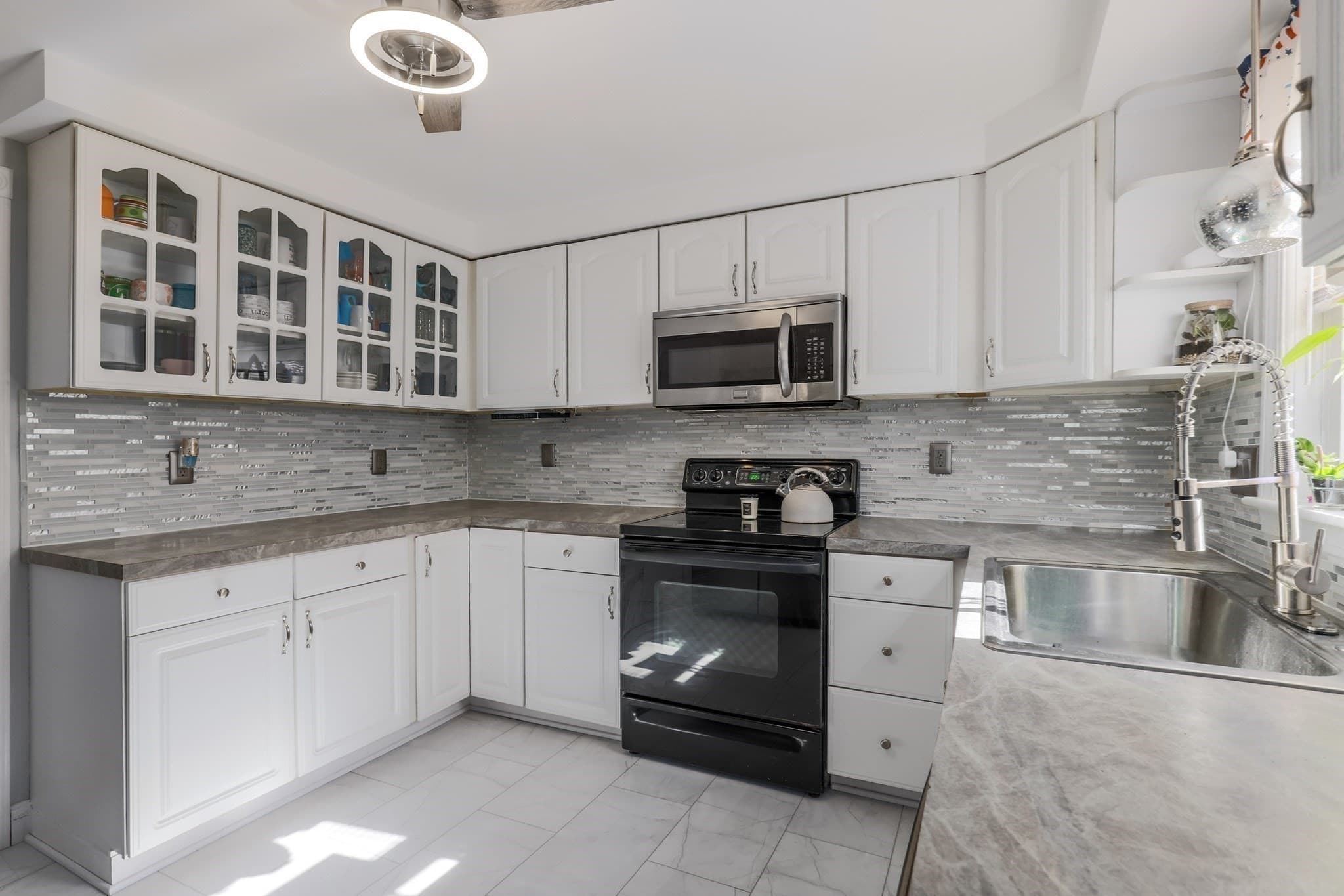 Single Family Residence at 16 Westbrook Rd, Worcester MA 01602, Worcester, photo 6 of 29