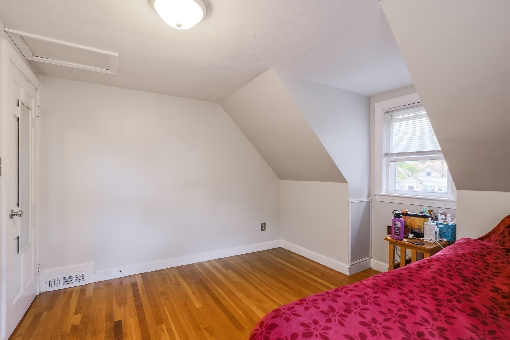 Single Family Residence at 16 Westbrook Rd, Worcester MA 01602, Worcester, photo 17 of 29