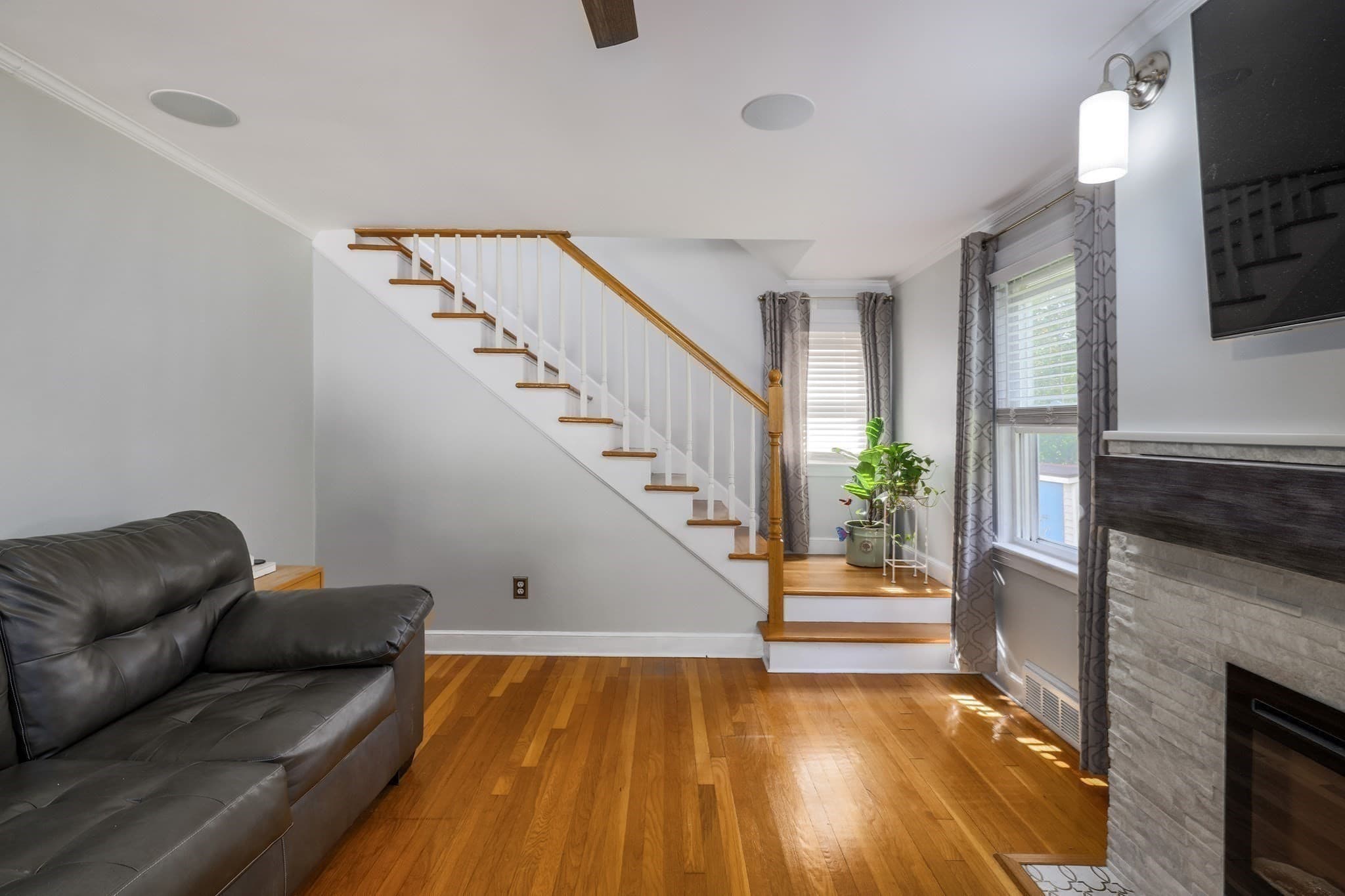 Single Family Residence at 16 Westbrook Rd, Worcester MA 01602, Worcester, photo 12 of 29