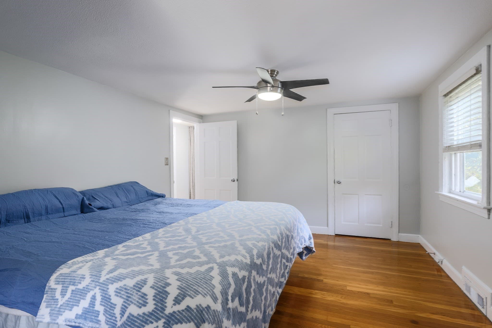 Single Family Residence at 16 Westbrook Rd, Worcester MA 01602, Worcester, photo 15 of 29
