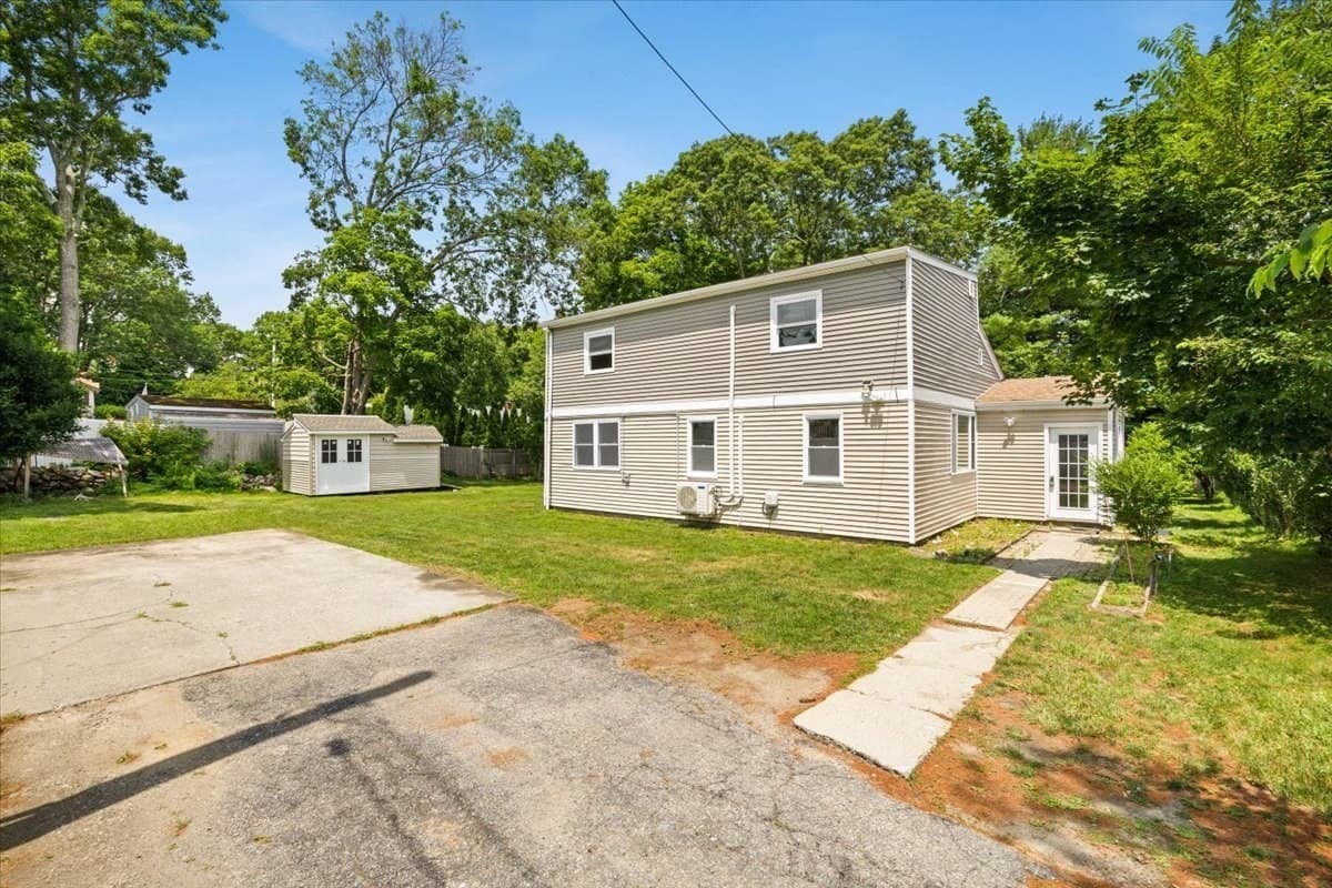 Single Family Residence at 1649 Rodman St, Fall River MA 02721, Fall River, photo 3 of 31