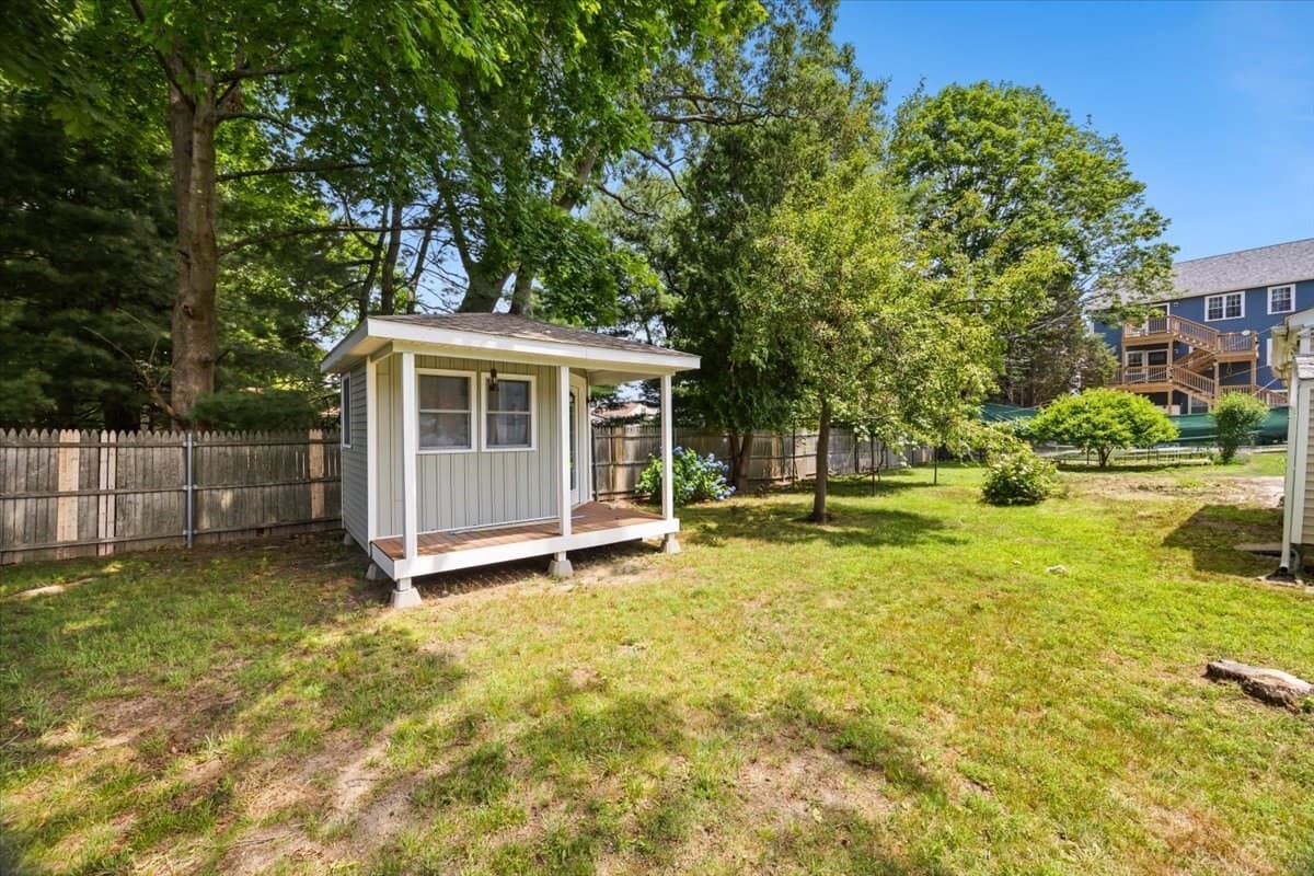 Single Family Residence at 1649 Rodman St, Fall River MA 02721, Fall River, photo 5 of 31