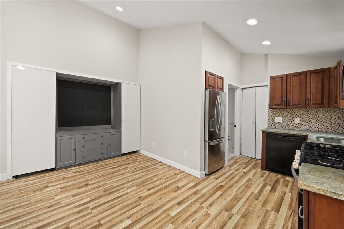 Single Family Residence at 1649 Rodman St, Fall River MA 02721, Fall River, photo 10 of 31