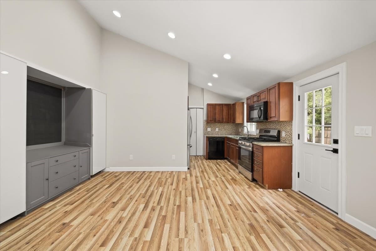 Single Family Residence at 1649 Rodman St, Fall River MA 02721, Fall River, photo 11 of 31