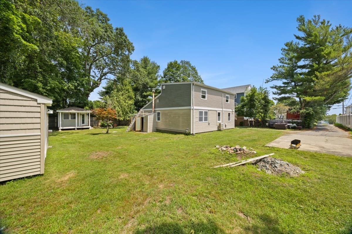 Single Family Residence at 1649 Rodman St, Fall River MA 02721, Fall River, photo 4 of 31