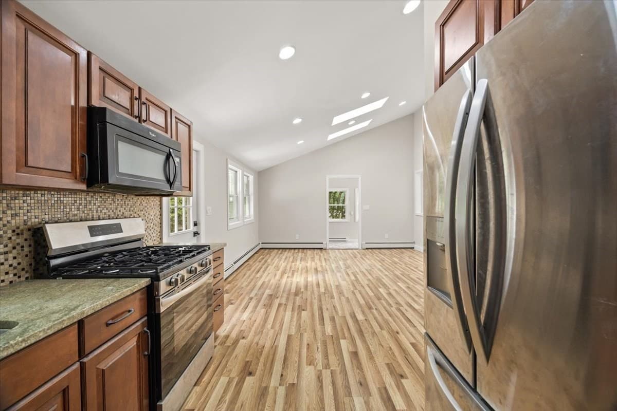 Single Family Residence at 1649 Rodman St, Fall River MA 02721, Fall River, photo 8 of 31