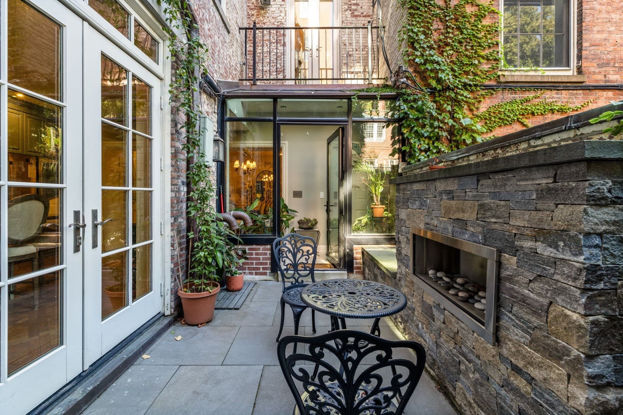 Single Family Residence at 11 Chestnut Street, Boston MA 02108, Boston, photo 14 of 26