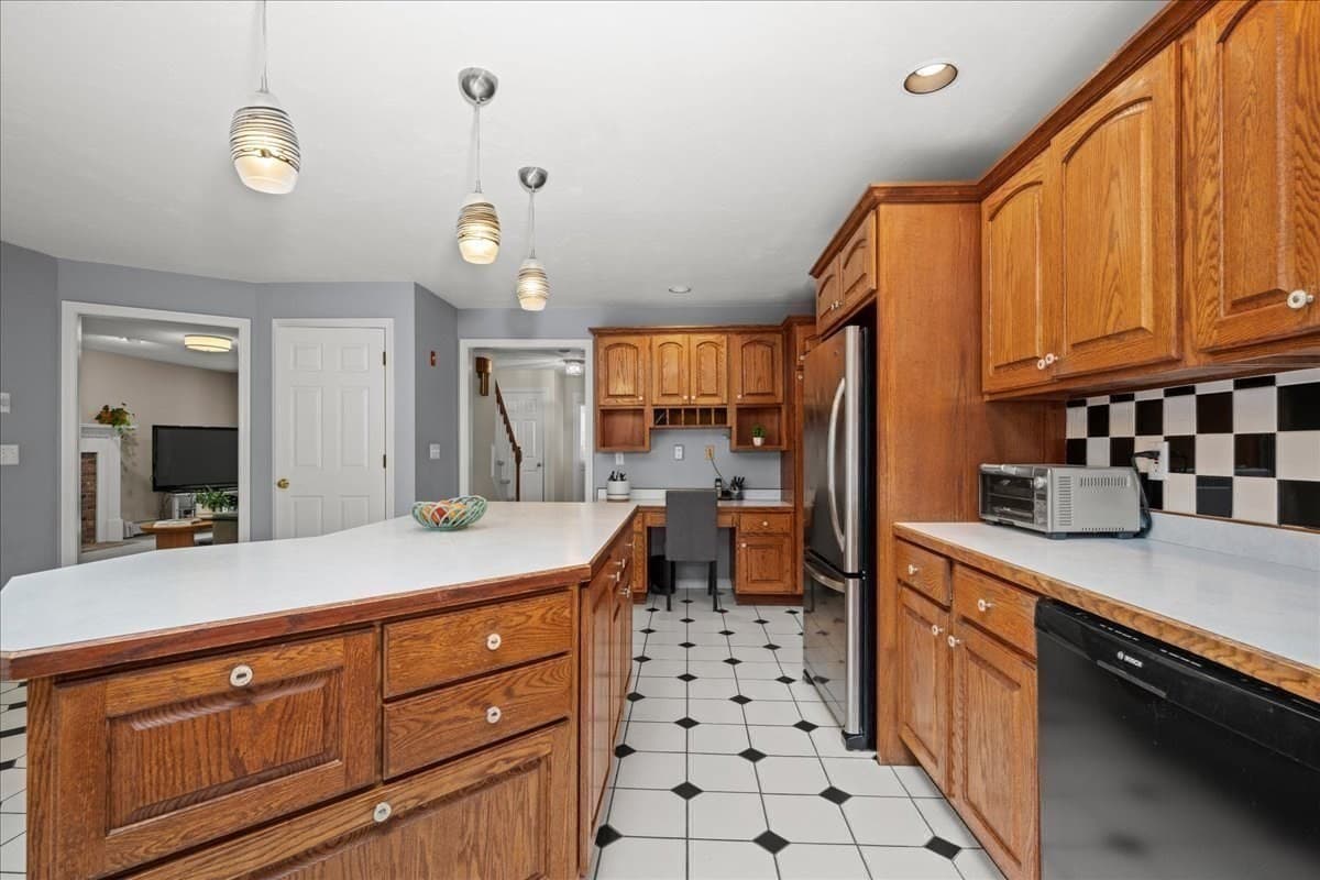 Single Family Residence at 38 Hemlock Dr, Northborough MA 01532, Northborough, photo 12 of 38