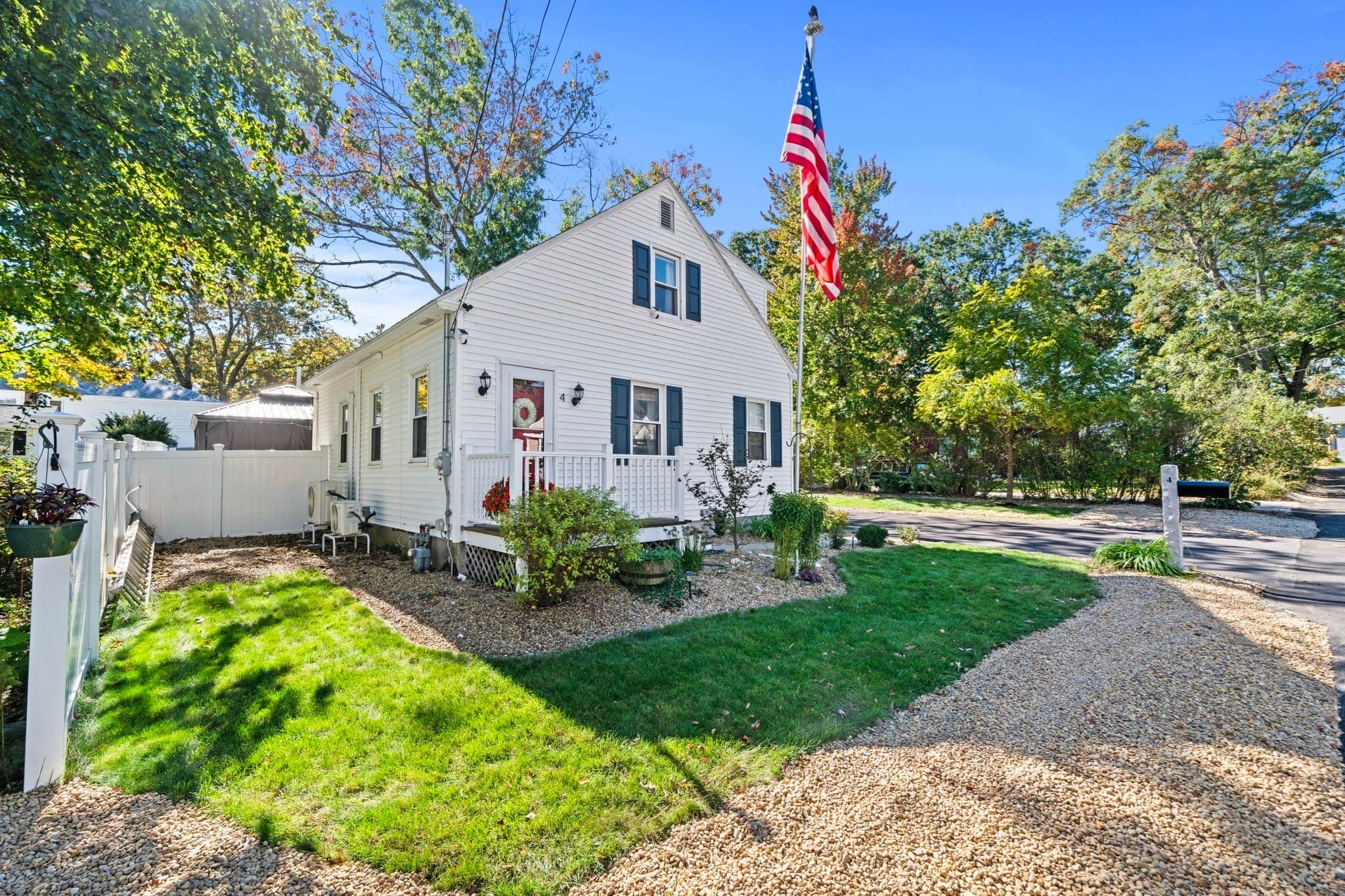 4 Hayward Pl, Hudson NH 03051