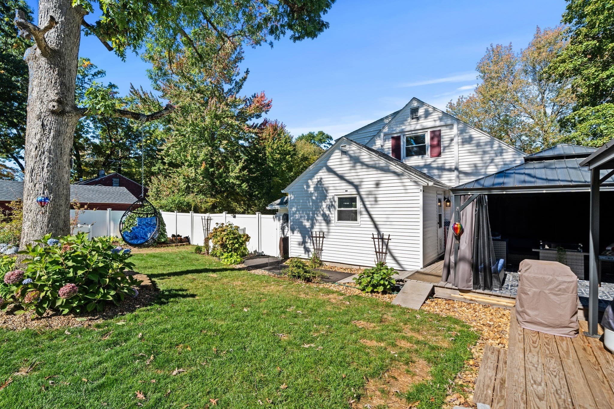 Single Family Residence at 4 Hayward Pl, Hudson NH 03051, Hudson, photo 38 of 42
