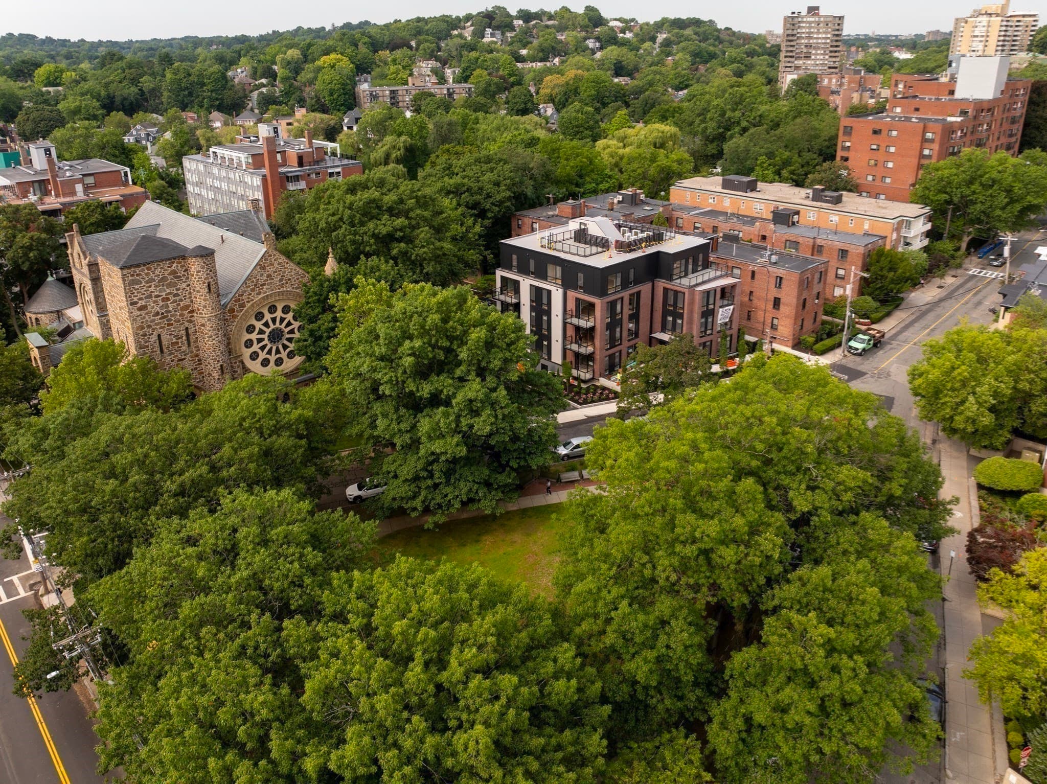 Condominium at 80 Vernon # B, Brookline MA 02446, Brookline, photo 3 of 11
