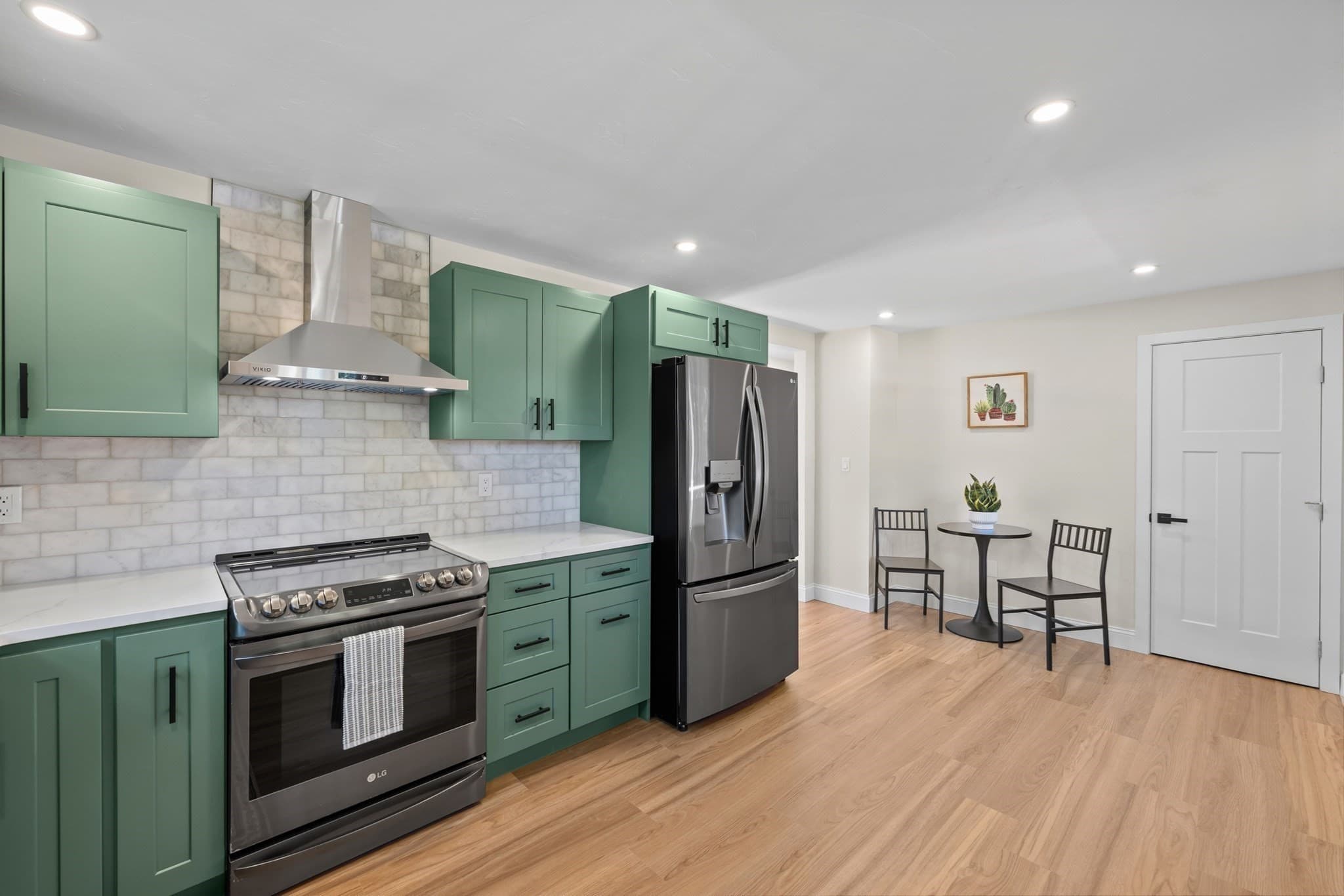 Single Family Residence at 11 Timrod Dr, Worcester MA 01603, Worcester, photo 12 of 32