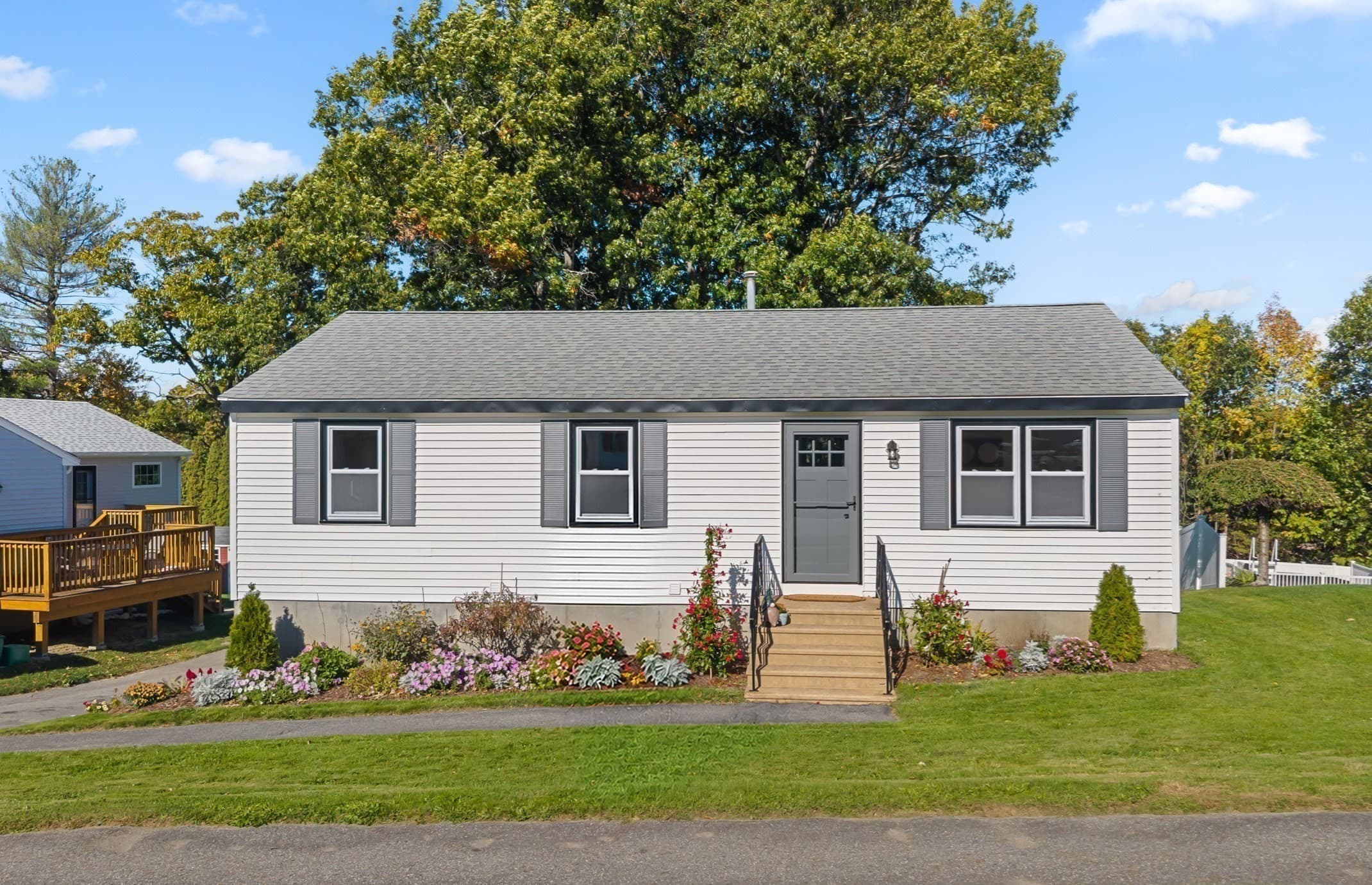 Single Family Residence at 11 Timrod Dr, Worcester MA 01603, Worcester, photo 9 of 32
