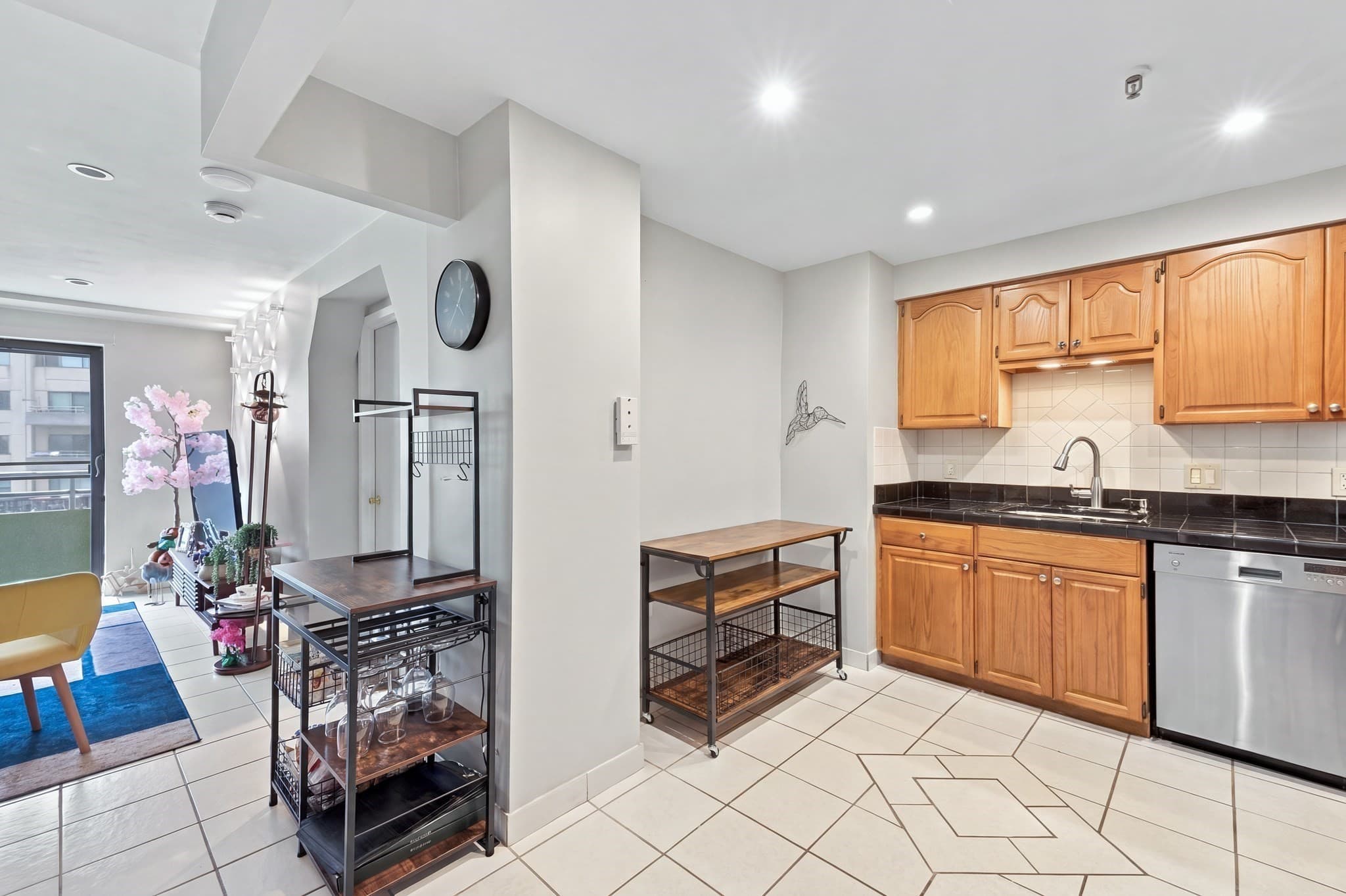 Condominium at 382 Ocean Ave # 308, Revere MA 02151, Revere, photo 5 of 31
