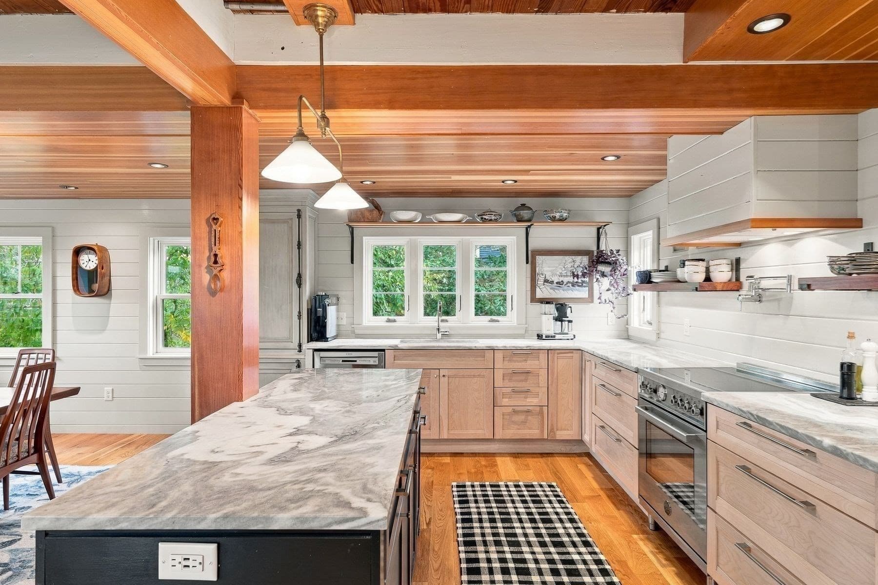 Single Family Residence at 24 Uncas Rd, Gloucester MA 01930, Gloucester, photo 6 of 42