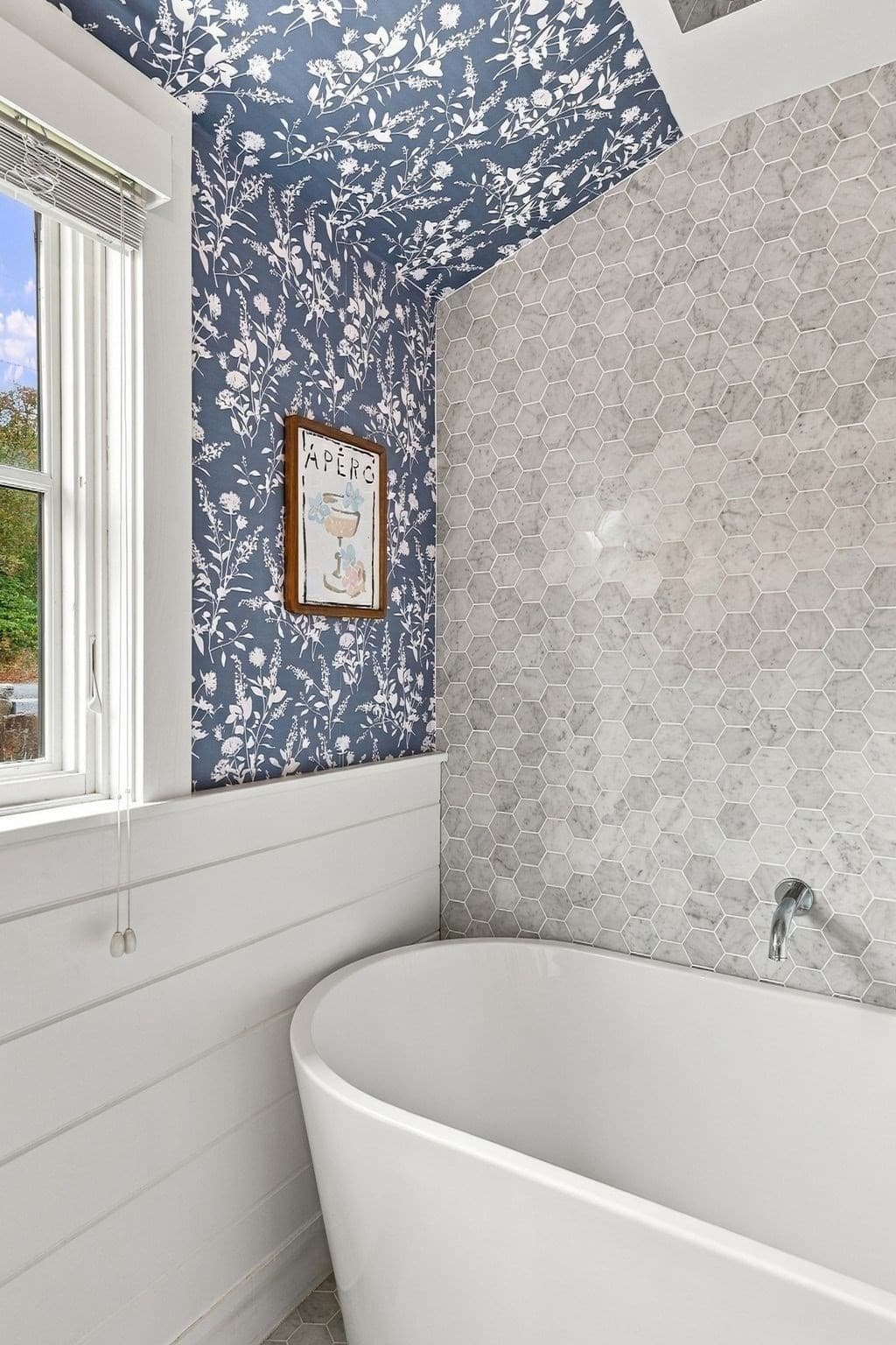 Single Family Residence at 24 Uncas Rd, Gloucester MA 01930, Gloucester, photo 17 of 42