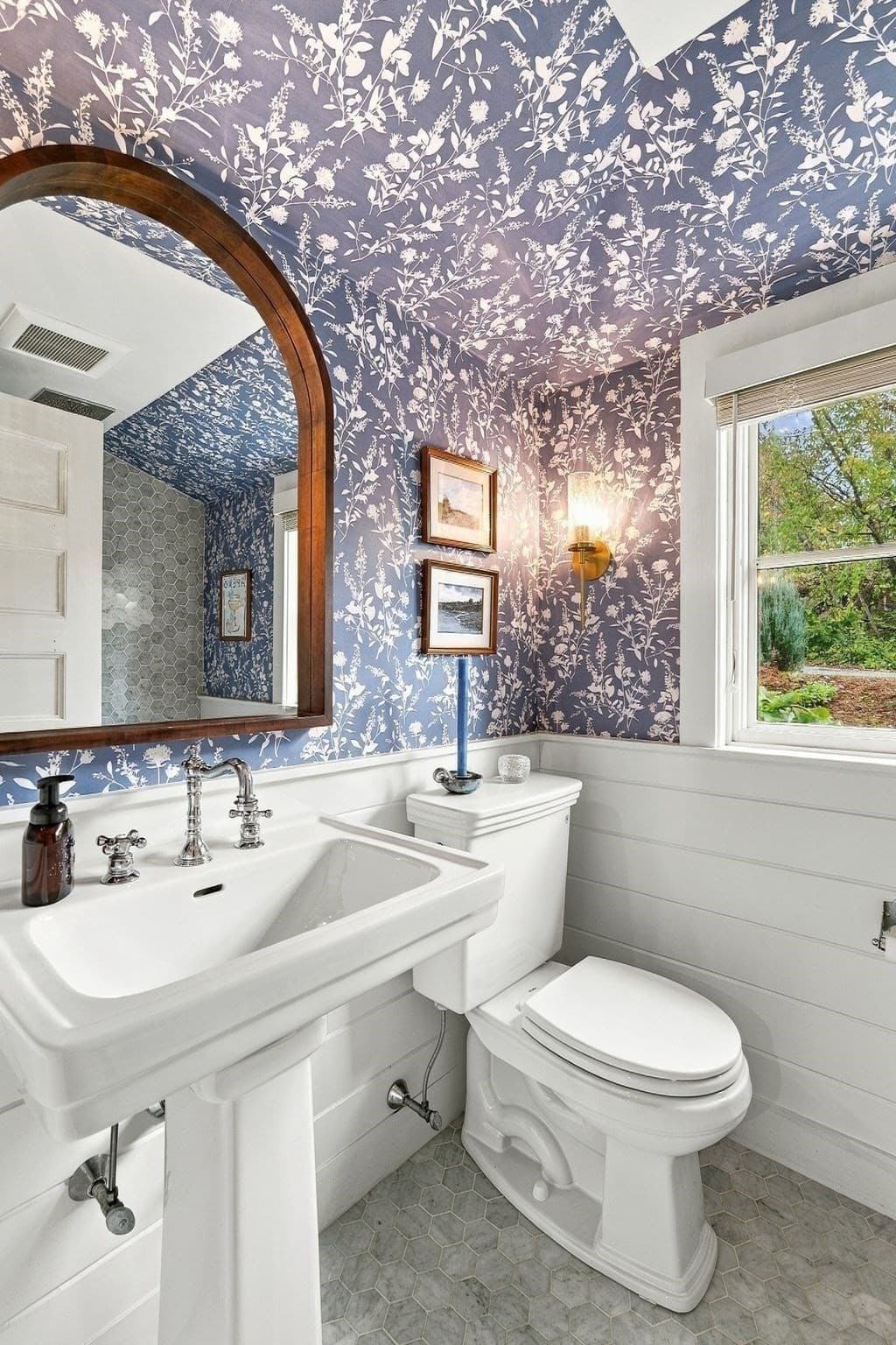 Single Family Residence at 24 Uncas Rd, Gloucester MA 01930, Gloucester, photo 16 of 42