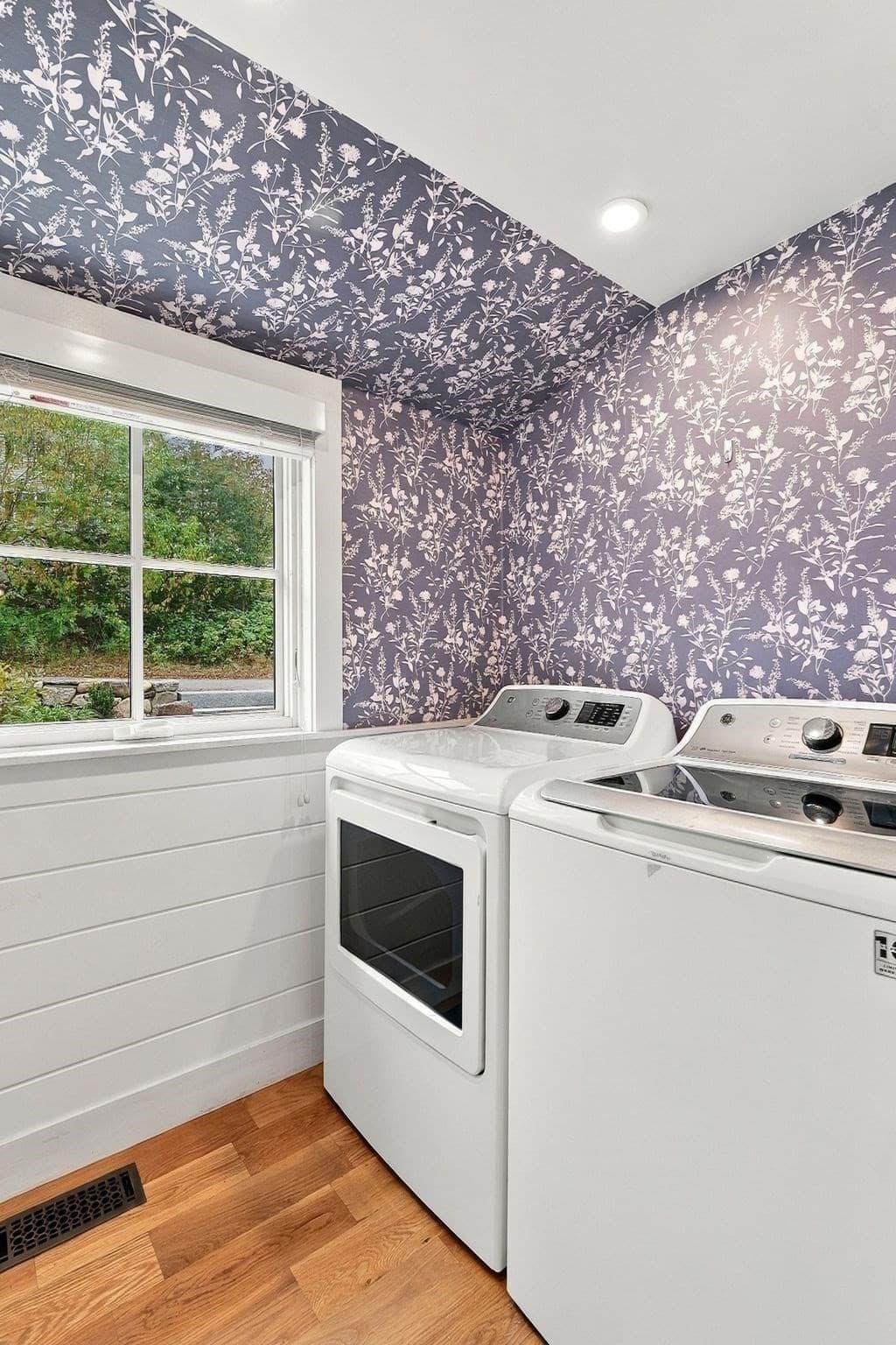 Single Family Residence at 24 Uncas Rd, Gloucester MA 01930, Gloucester, photo 18 of 42
