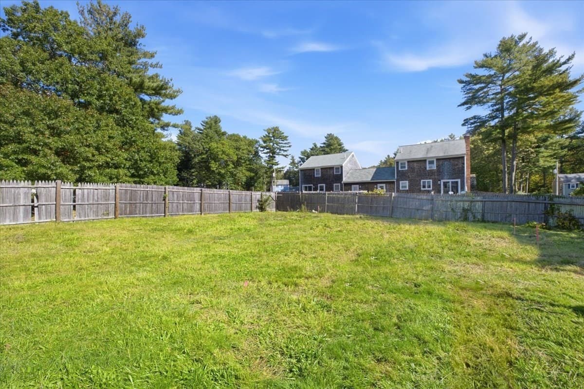 Condominium at 17 Flagstone Pl # 17, Bridgewater MA 02324, Bridgewater, photo 35 of 42