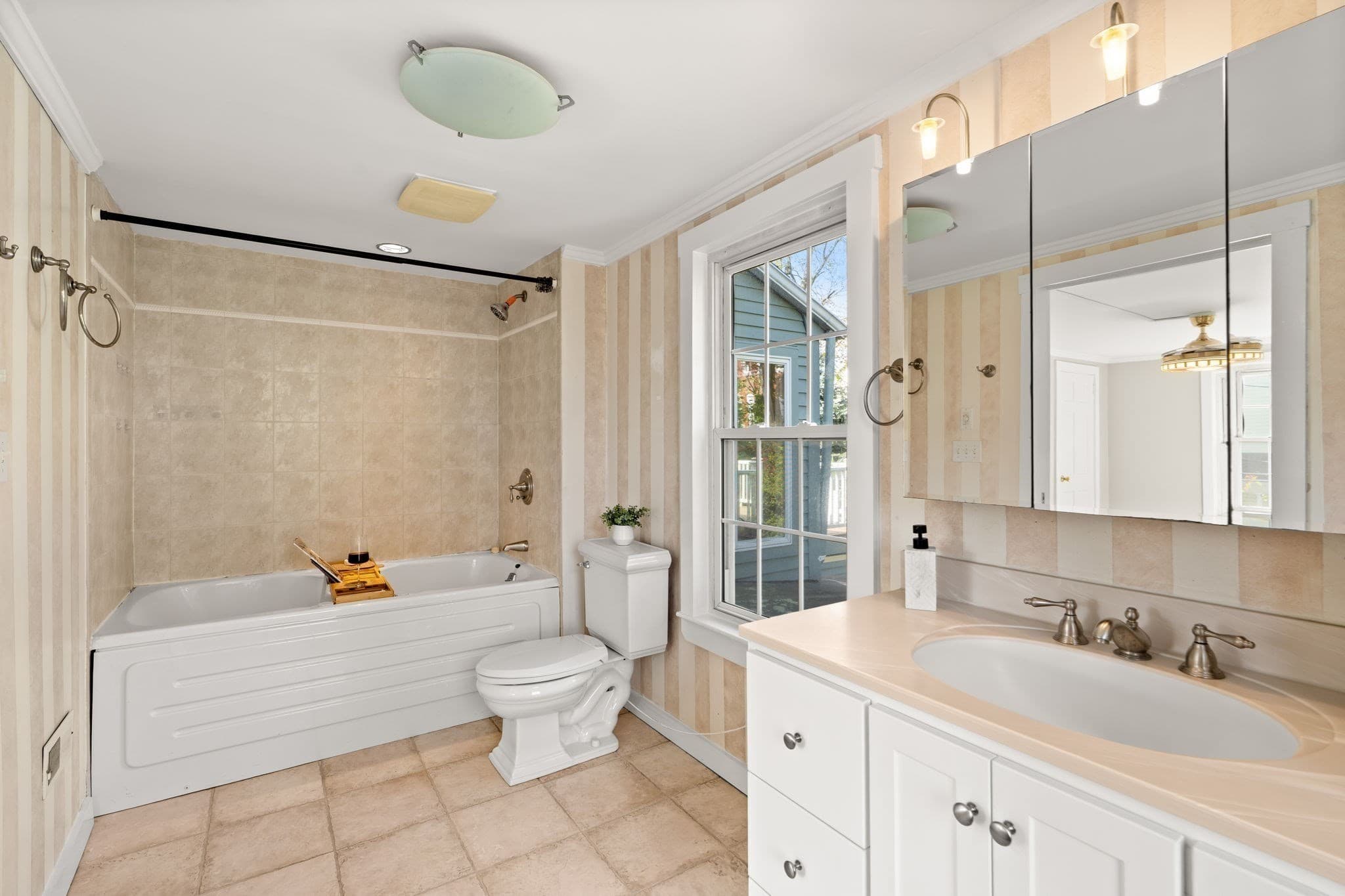 Condominium at 45 Prospect St # 2, Marblehead MA 01945, Marblehead, photo 16 of 32