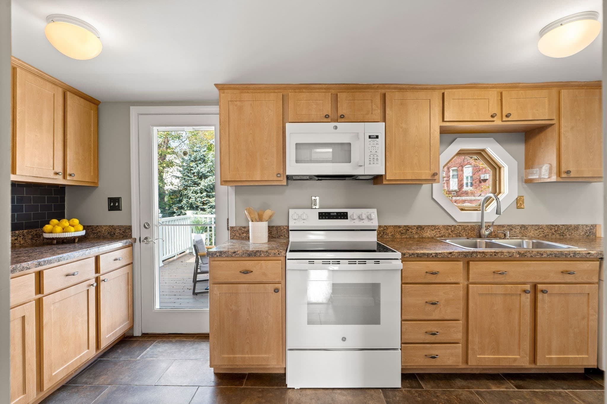 Condominium at 45 Prospect St # 2, Marblehead MA 01945, Marblehead, photo 7 of 32