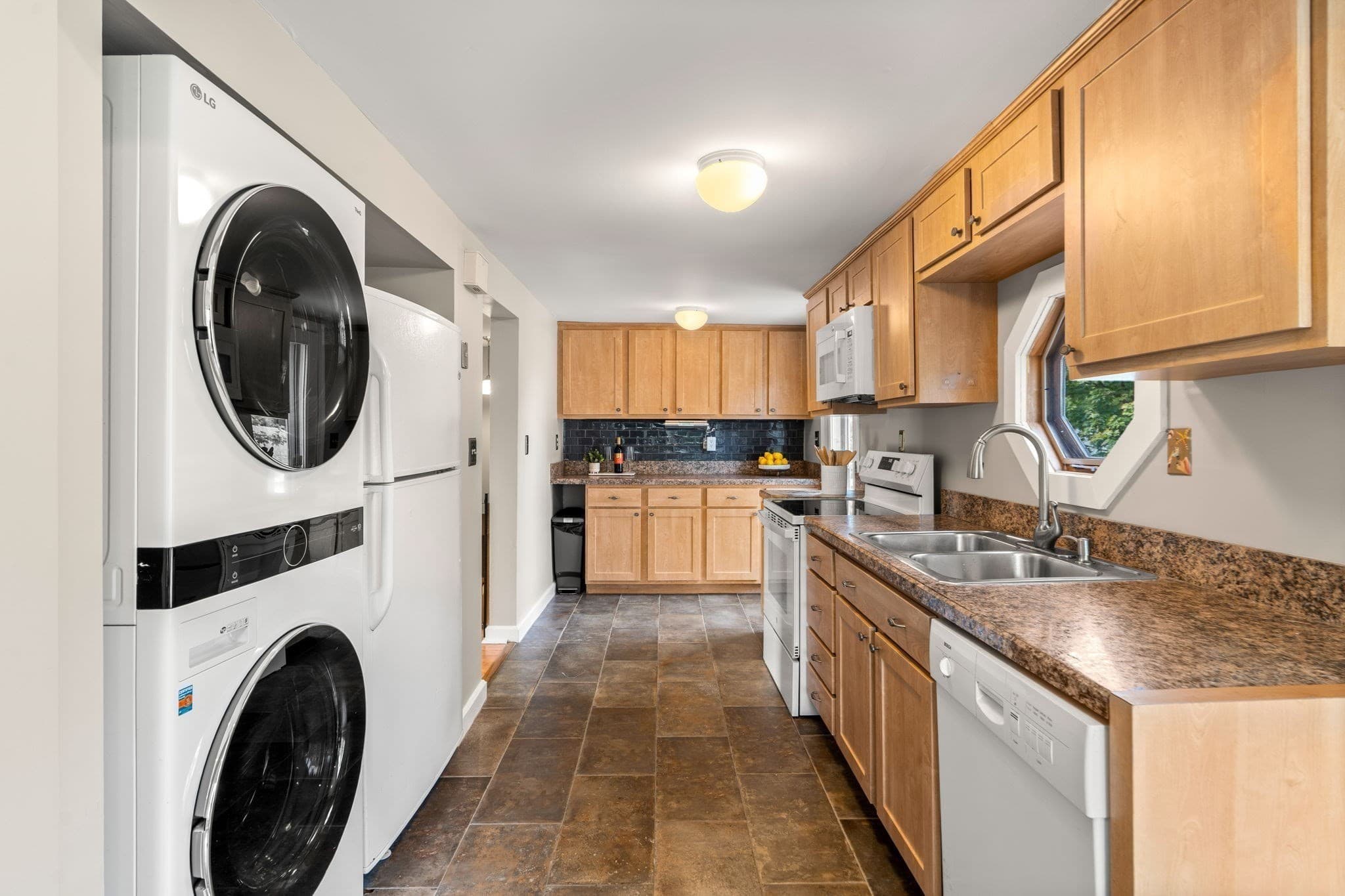Condominium at 45 Prospect St # 2, Marblehead MA 01945, Marblehead, photo 9 of 32