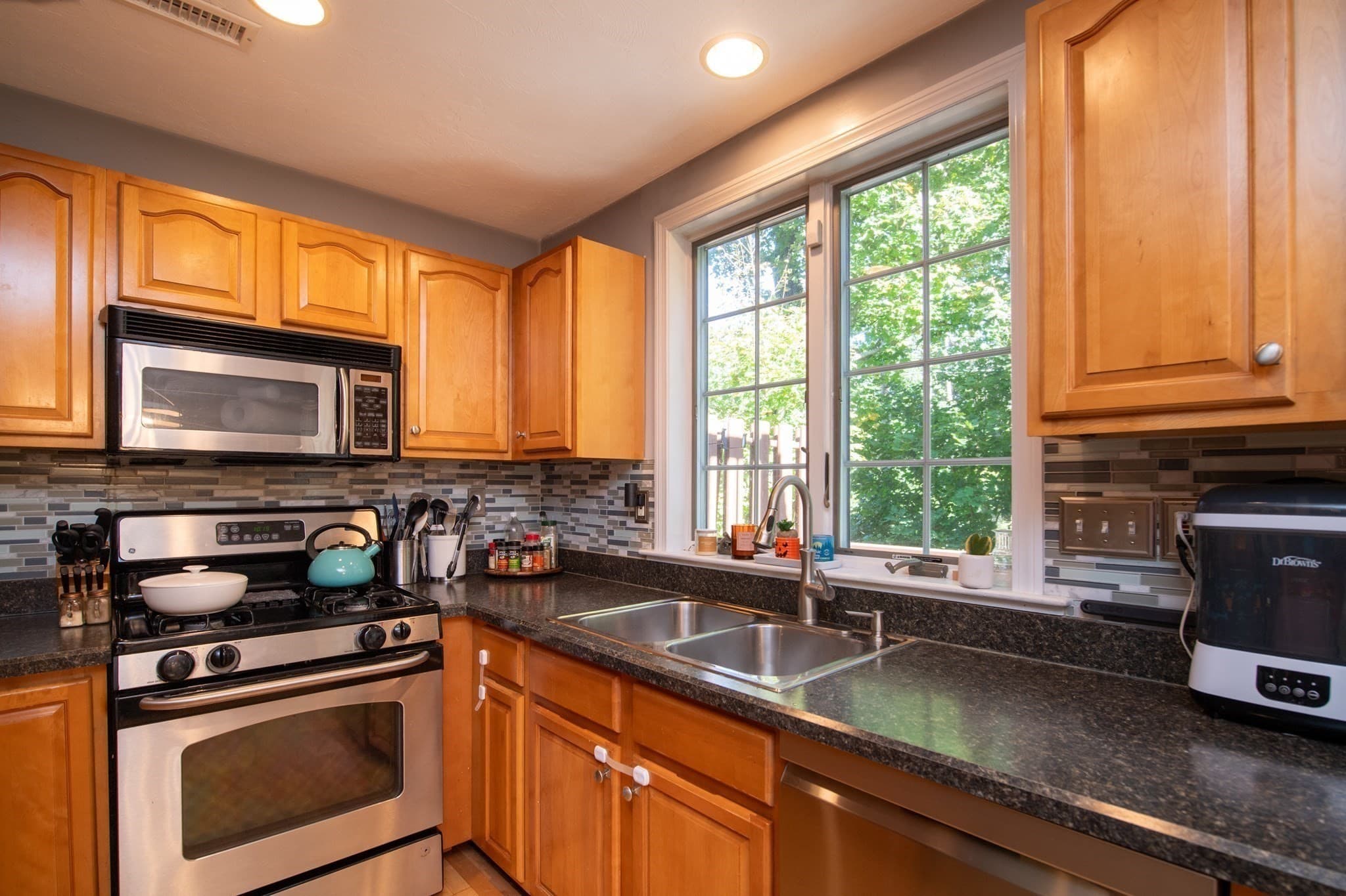 Condominium at 16 Clifton St, Taunton MA 02780, Taunton, photo 18 of 38