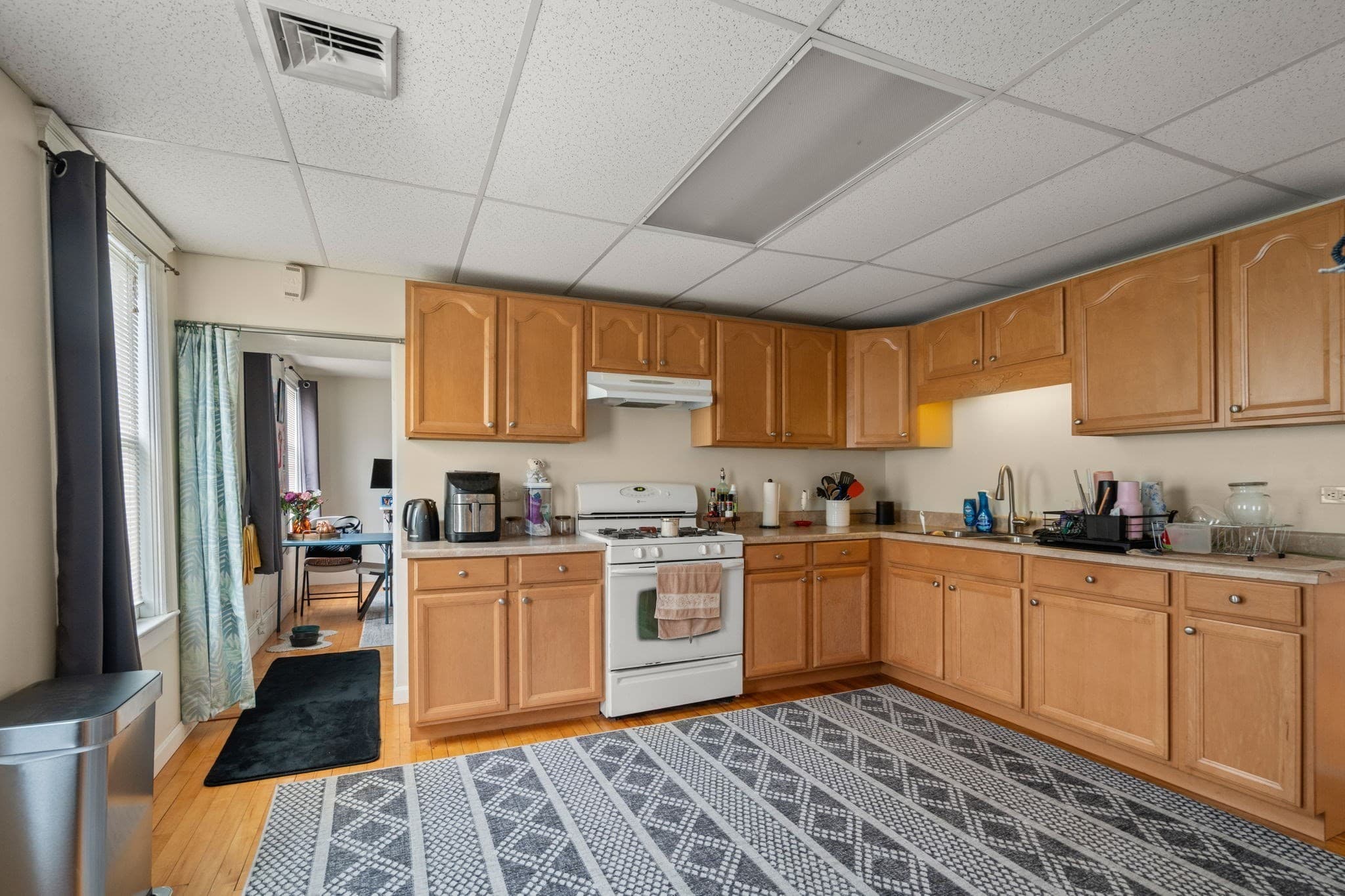 3 Family at 12 Greendale Ave, Worcester MA 01606, Worcester, photo 6 of 40