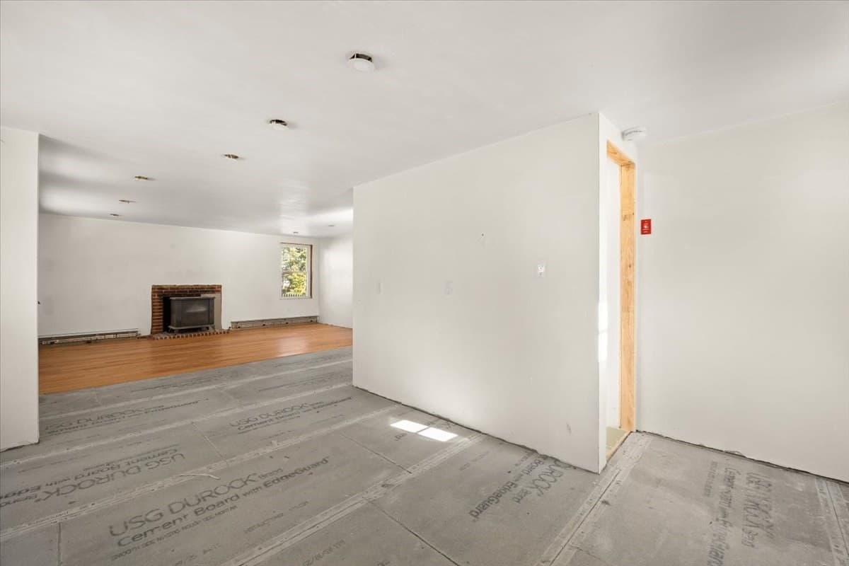 Single Family Residence at 15 Cochituate Rd, Plymouth MA 02360, Plymouth, photo 10 of 38