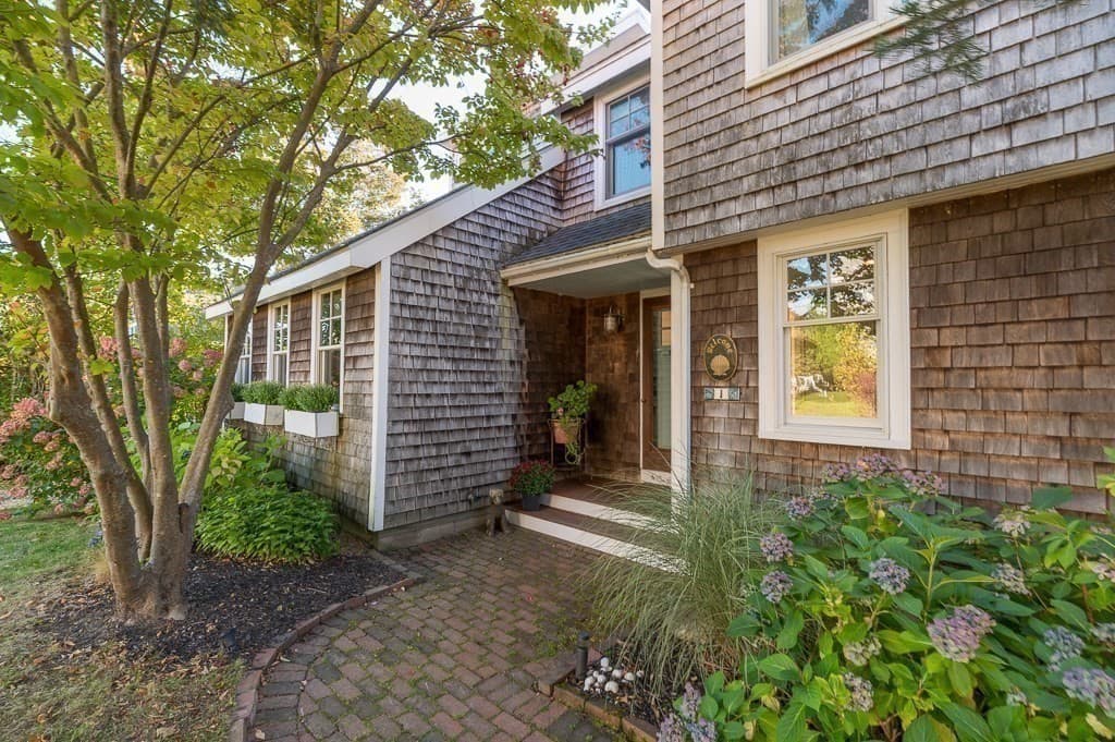Single Family Residence at 1 Beachview Ln, Ipswich MA 01938, Ipswich, photo 2 of 41