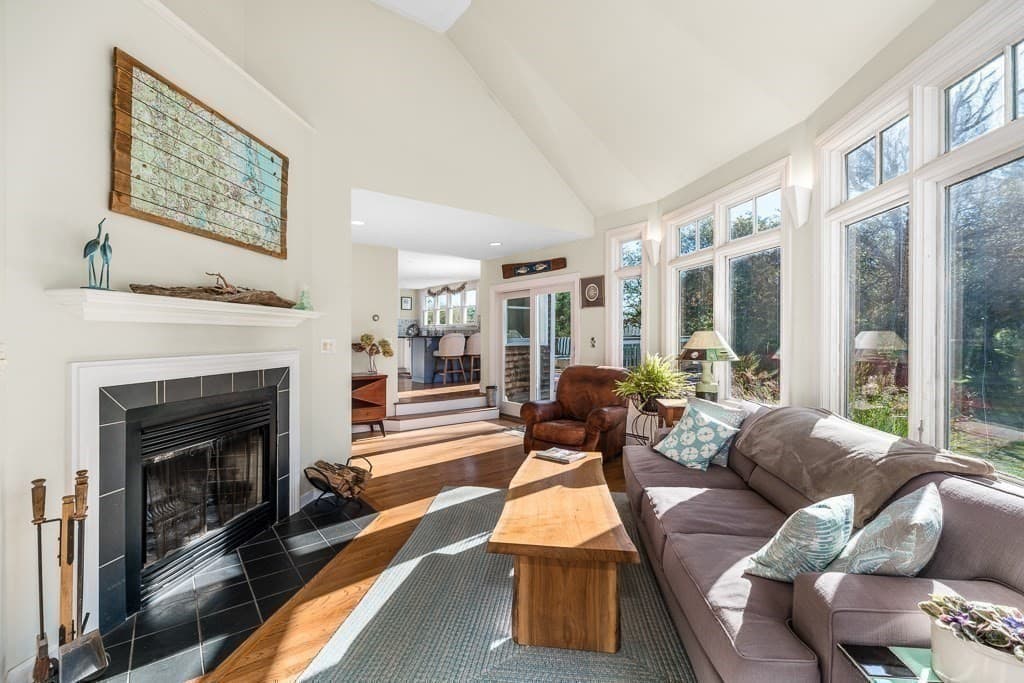 Single Family Residence at 1 Beachview Ln, Ipswich MA 01938, Ipswich, photo 12 of 41