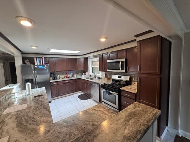 Single Family Residence at 206 North Rd, Chelmsford MA 01824, Chelmsford, photo 2 of 13