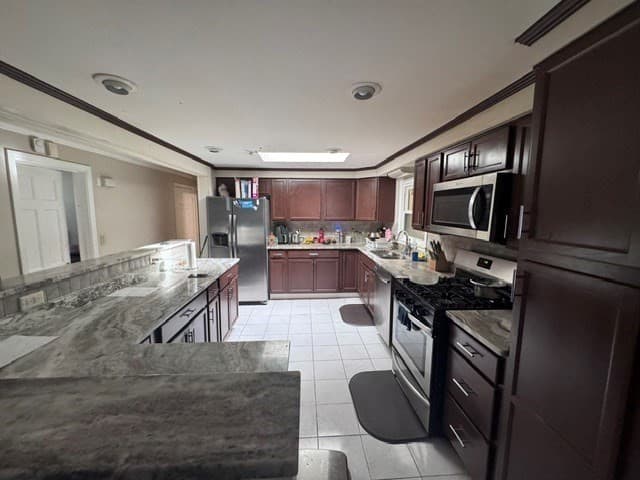 Single Family Residence at 206 North Rd, Chelmsford MA 01824, Chelmsford, photo 3 of 13