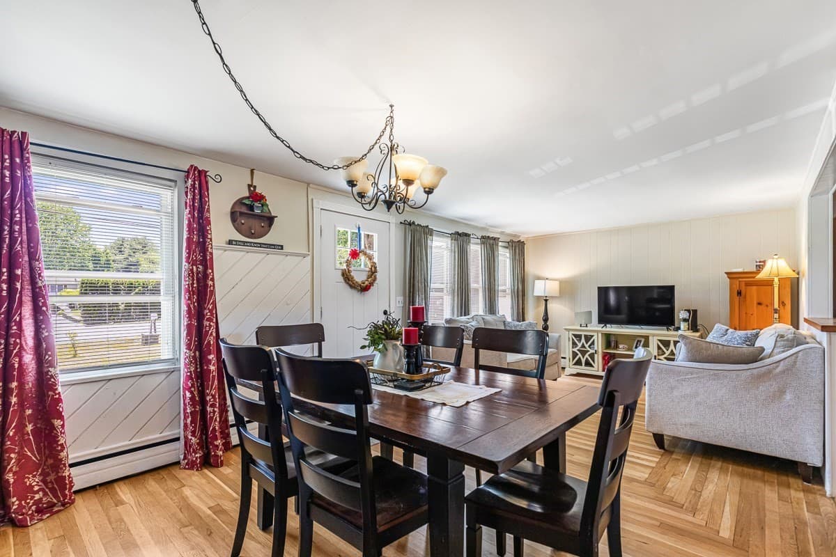 Single Family Residence at 1096 Taunton Ave, Seekonk MA 02771, Seekonk, photo 13 of 32