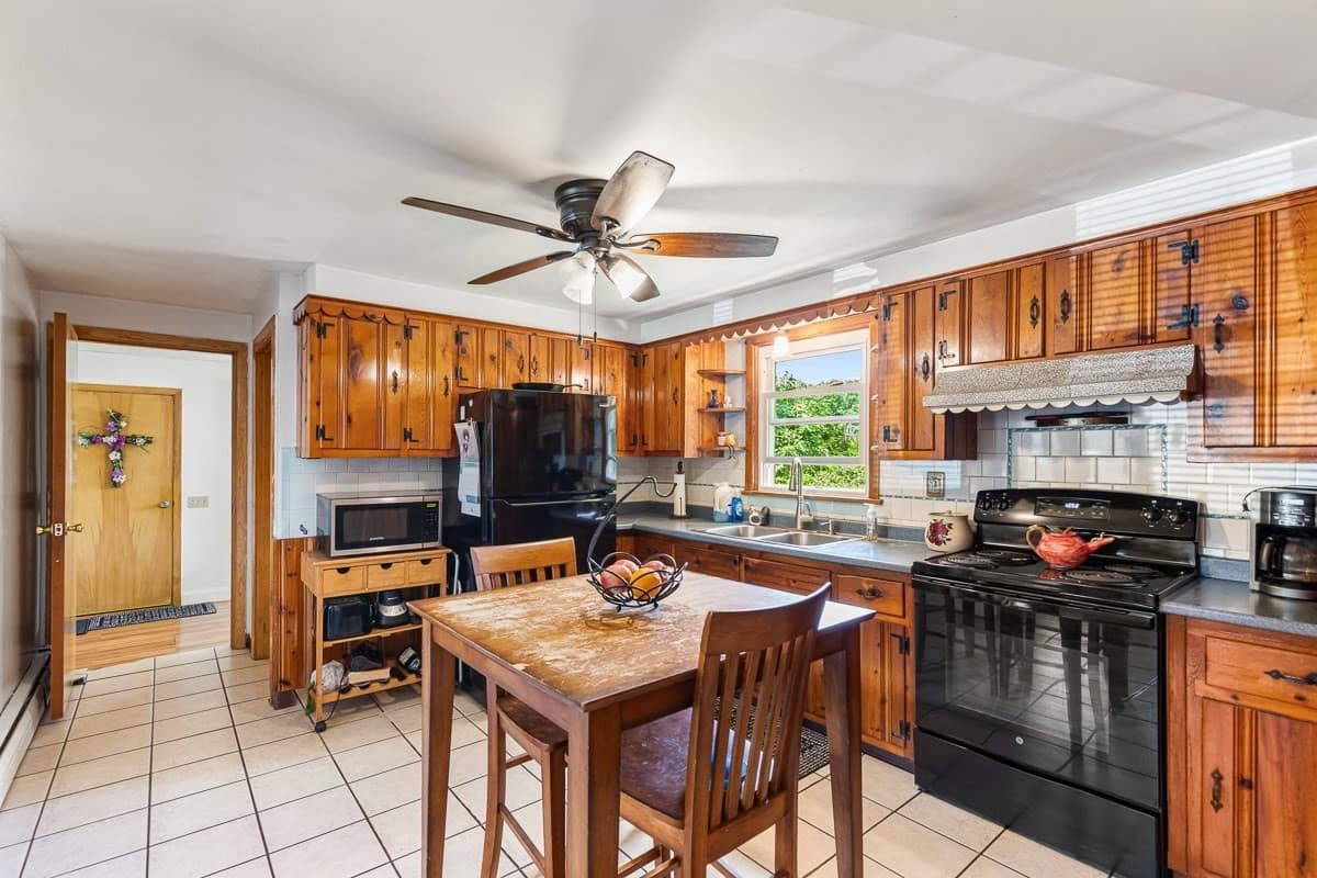 Single Family Residence at 1096 Taunton Ave, Seekonk MA 02771, Seekonk, photo 15 of 32
