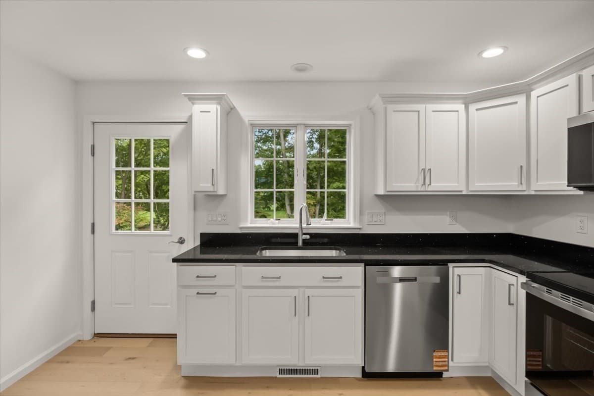 Condominium at 531 Foundry Street # D, Easton MA 02356, Easton, photo 5 of 19