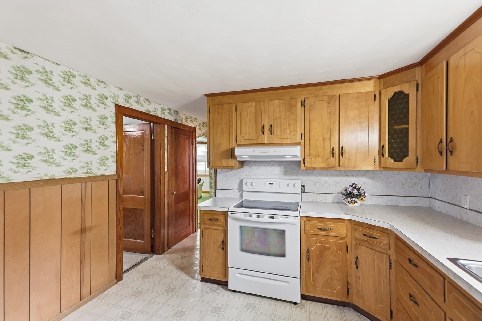 Single Family Residence at 144 Beauregard Terrace, Chicopee MA 01020, Chicopee, photo 13 of 38