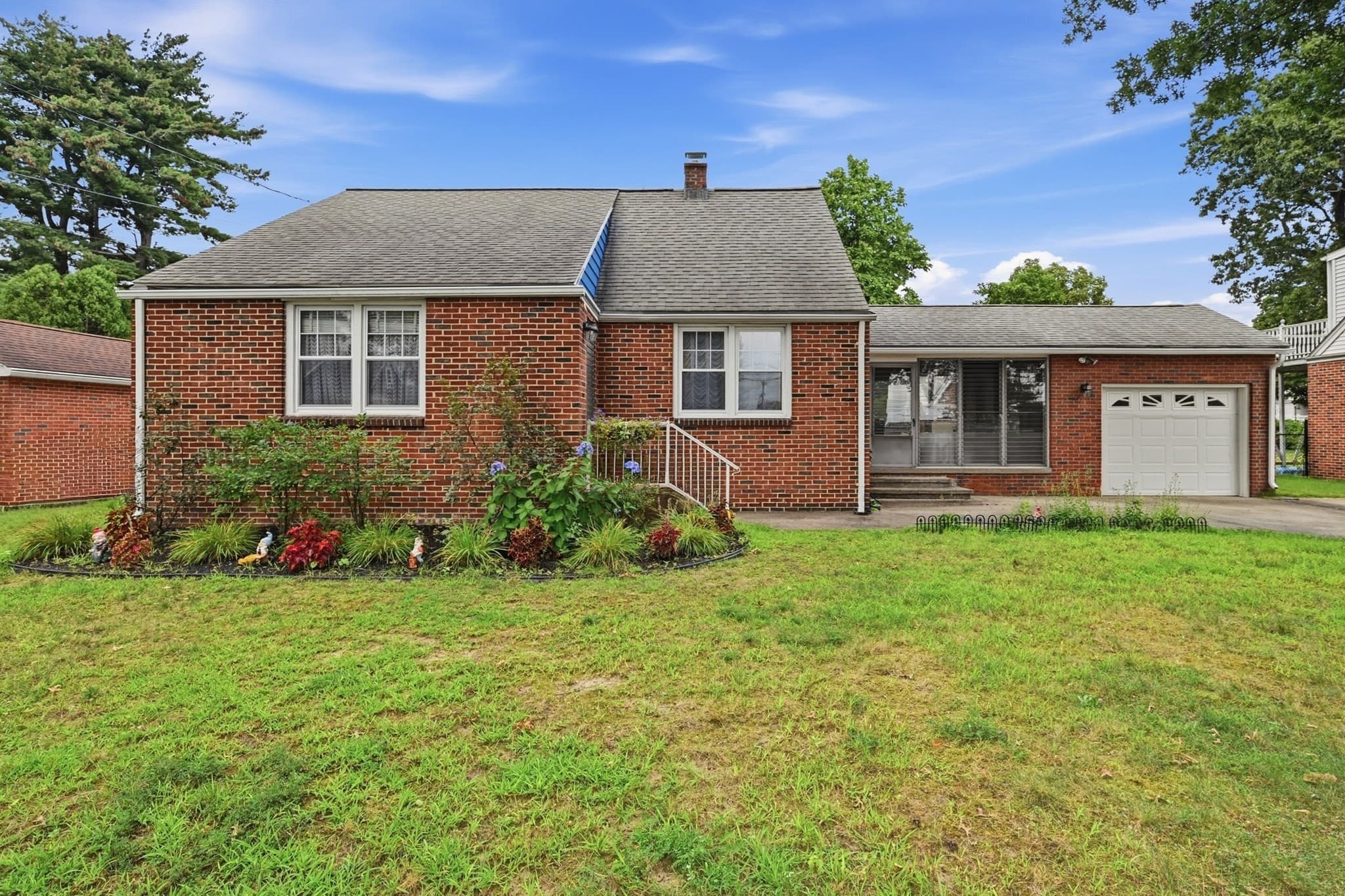 144 Beauregard Terrace, Chicopee MA 01020