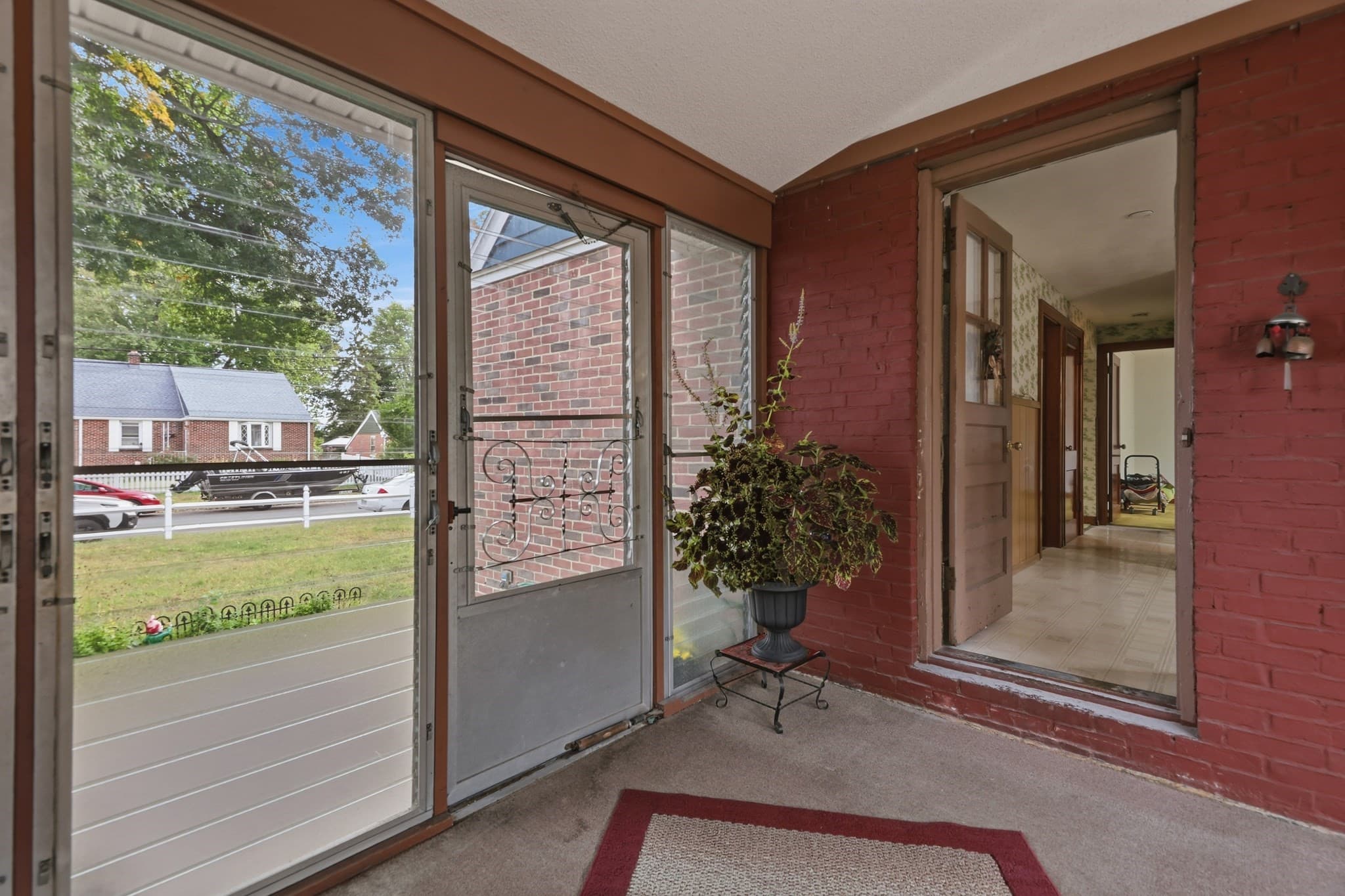 Single Family Residence at 144 Beauregard Terrace, Chicopee MA 01020, Chicopee, photo 9 of 38