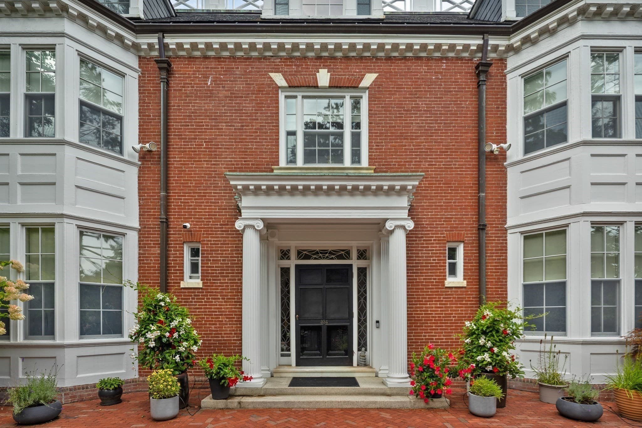 Single Family Residence at 334 Hammond St, Newton MA 02467, Newton, photo 2 of 37