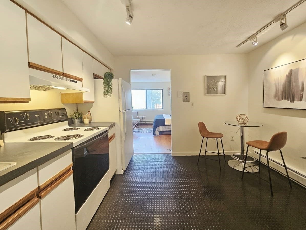 Condominium at 10 Roberts St # 22, Somerville MA 02145, Somerville, photo 7 of 21