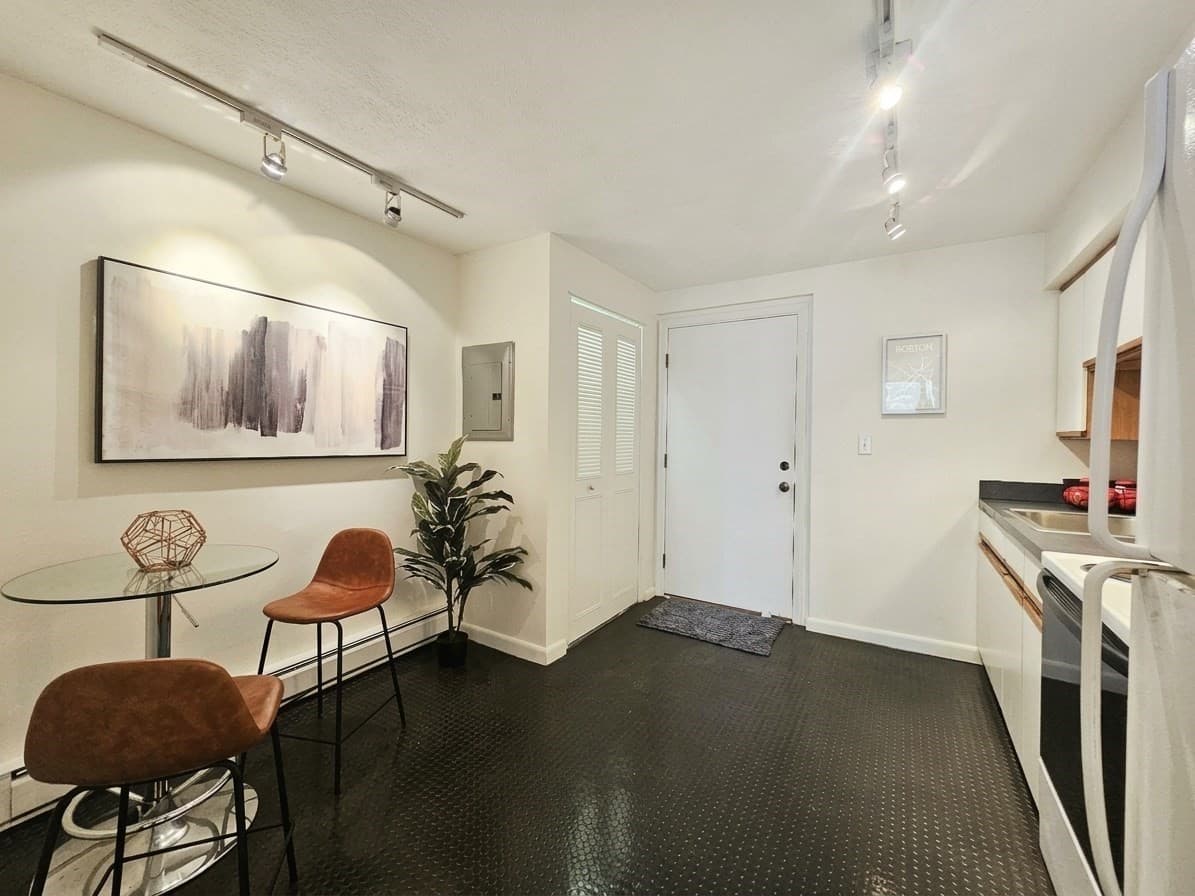 Condominium at 10 Roberts St # 22, Somerville MA 02145, Somerville, photo 10 of 21